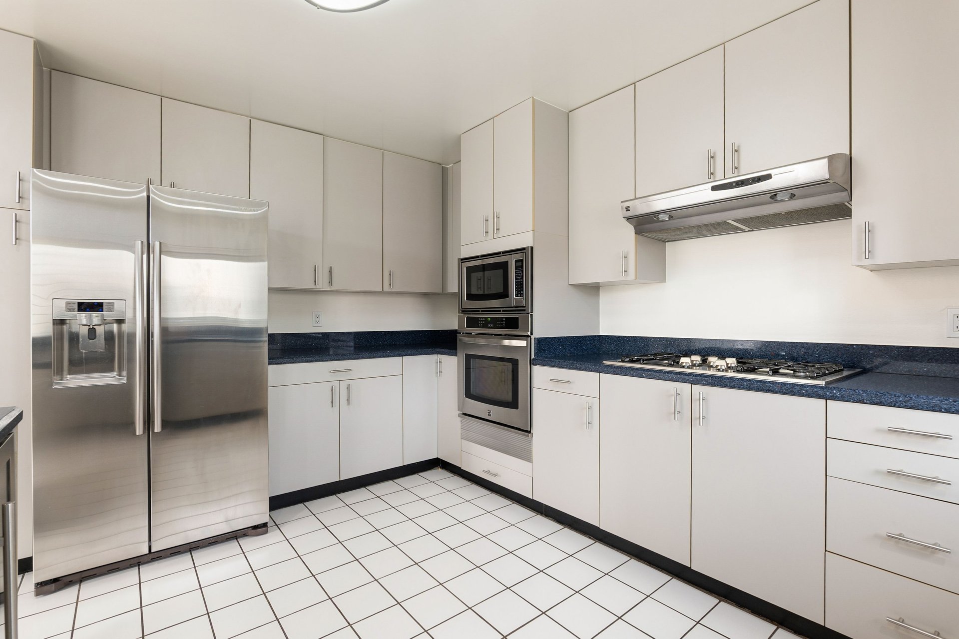 1010 California Ave #307, North of Wilshire
