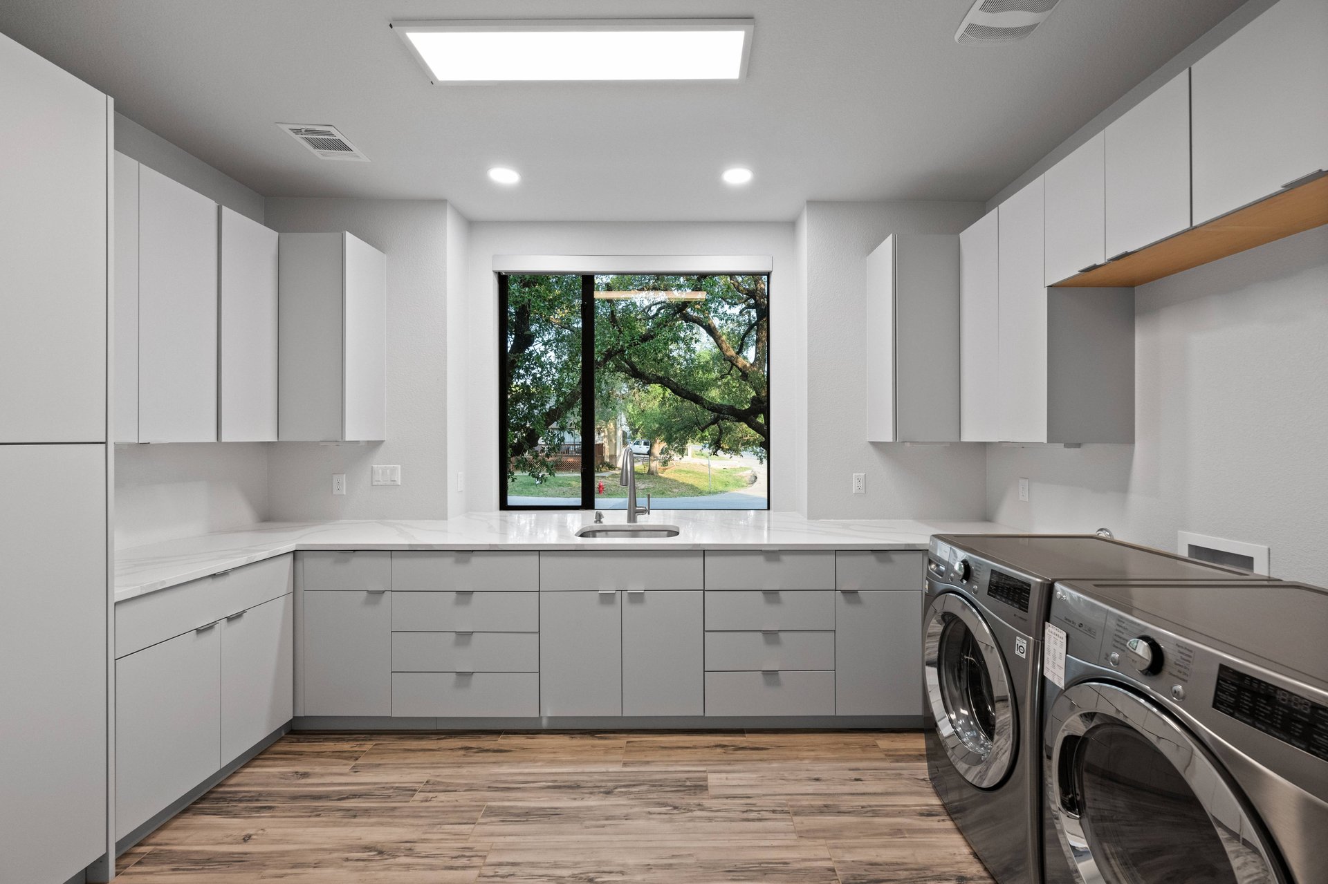 2912 Patriot Drive & 3002 Point Cove