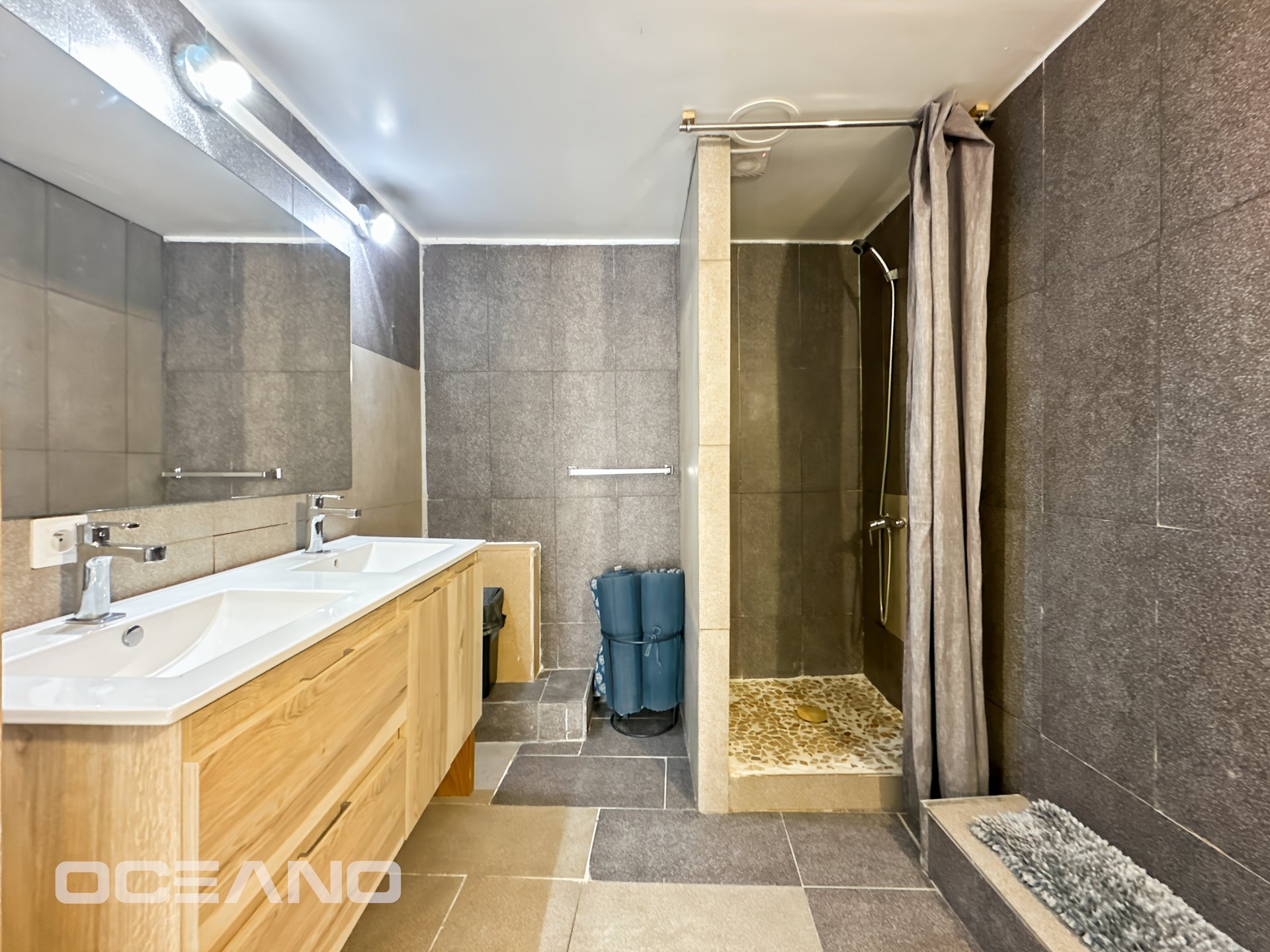 EXCLUSIVE :Set of 4 apartments – one two-bedroom apartment, two one-bedroom apartments, and one studio – IDOLEM Residence, Charm & Potential – IDOLEM Residence, Charm & Potential
