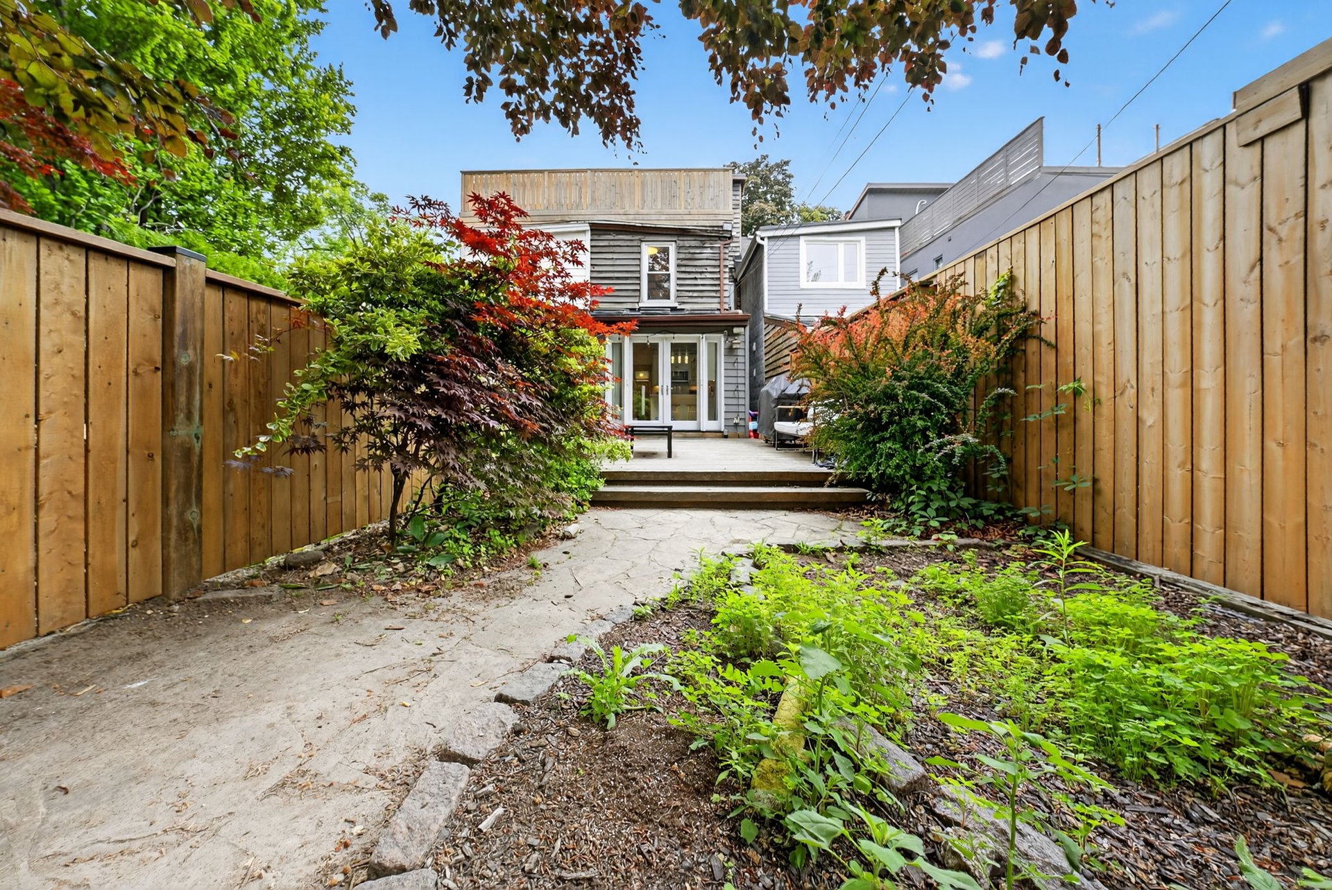 SOLD: Standout Residence In Coveted Summerhill