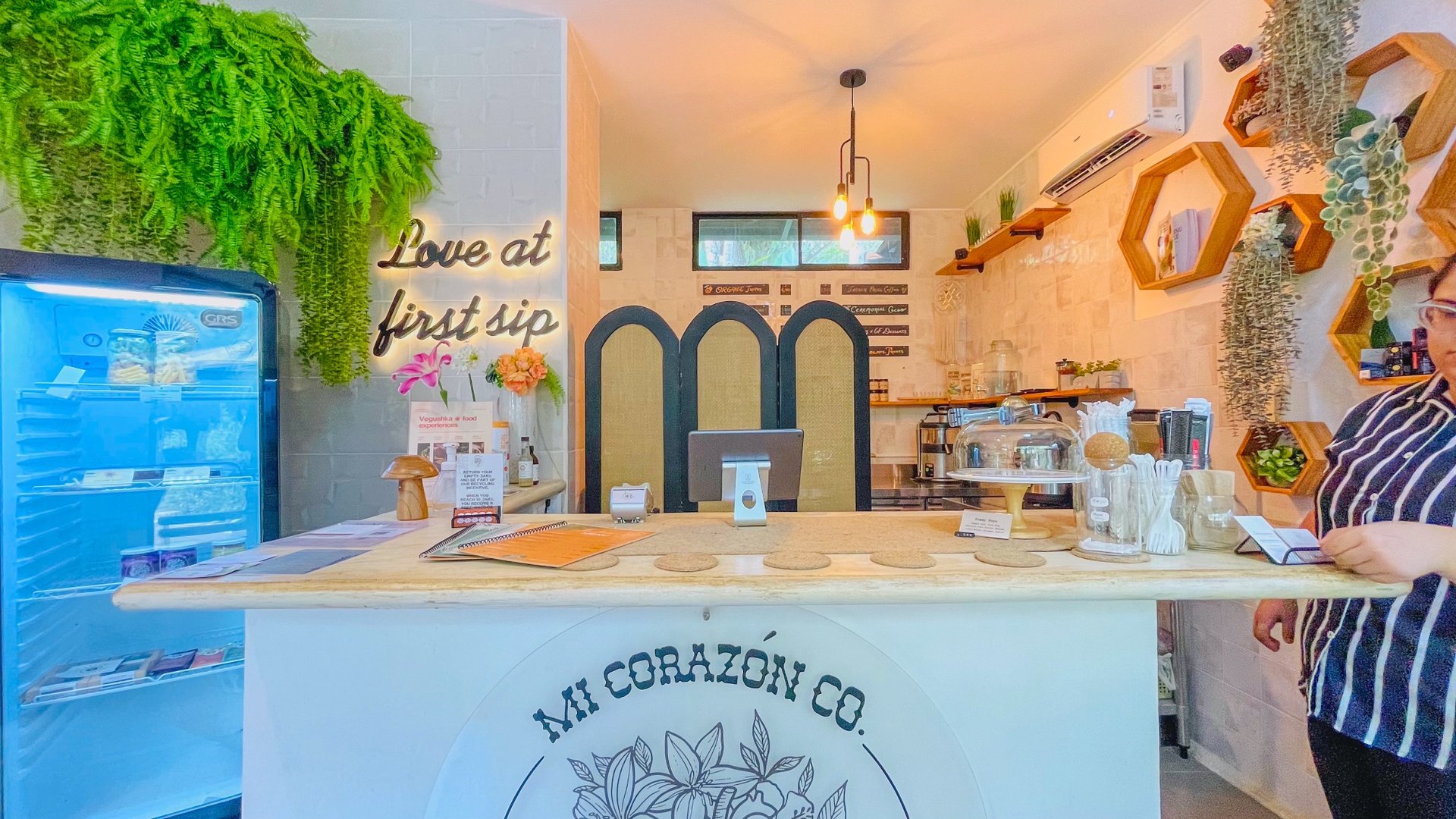 Juice Bar for Sale in Ojochal, Costa Rica | Turnkey Business Opportunity