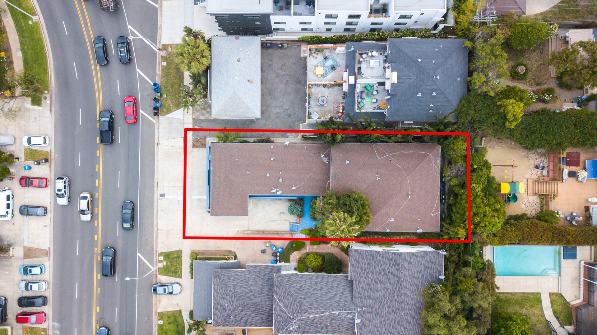 2121 S Beverly Glen
