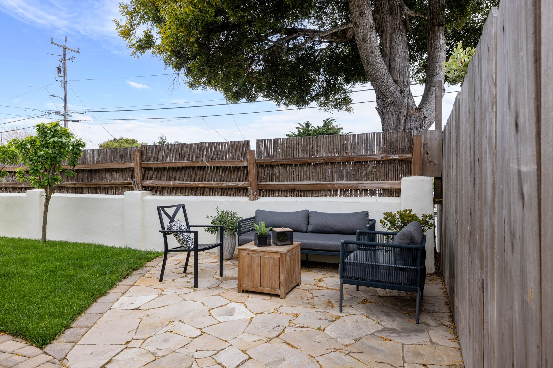Monterey Sunbelt Living - 303 Del Robles Ave