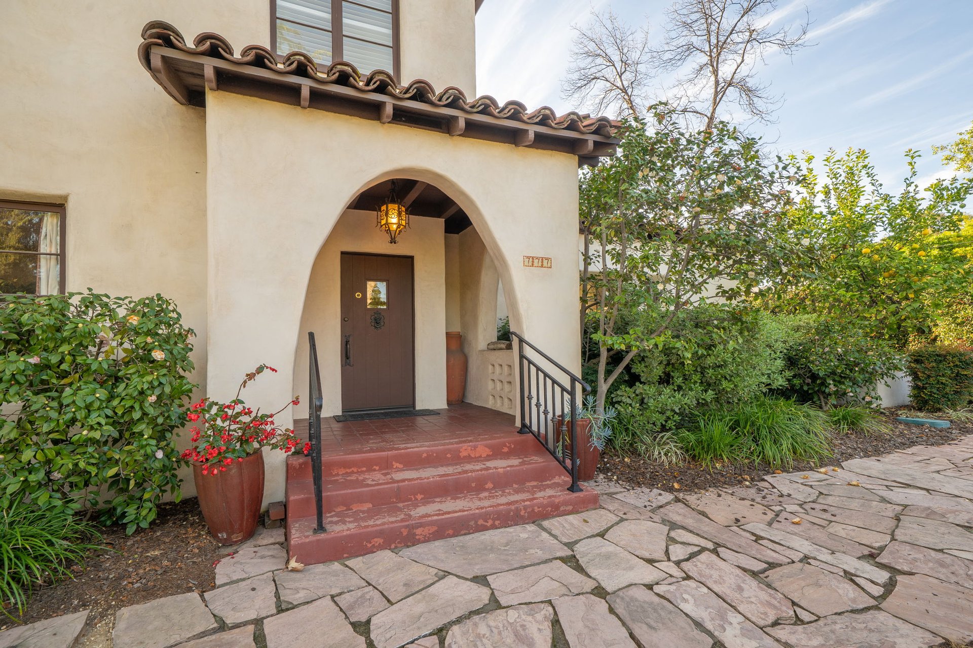 777 N Indian Hill