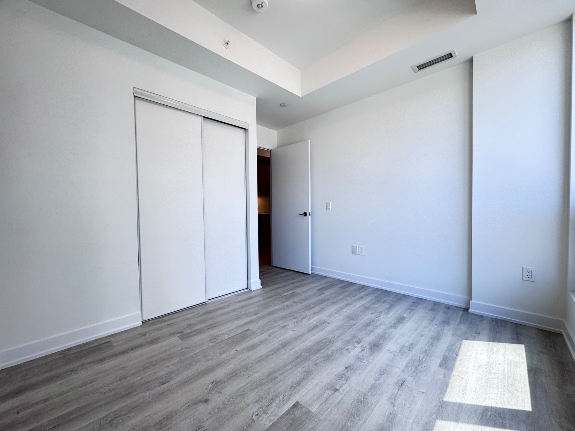 15 Richardson Street Unit: 418