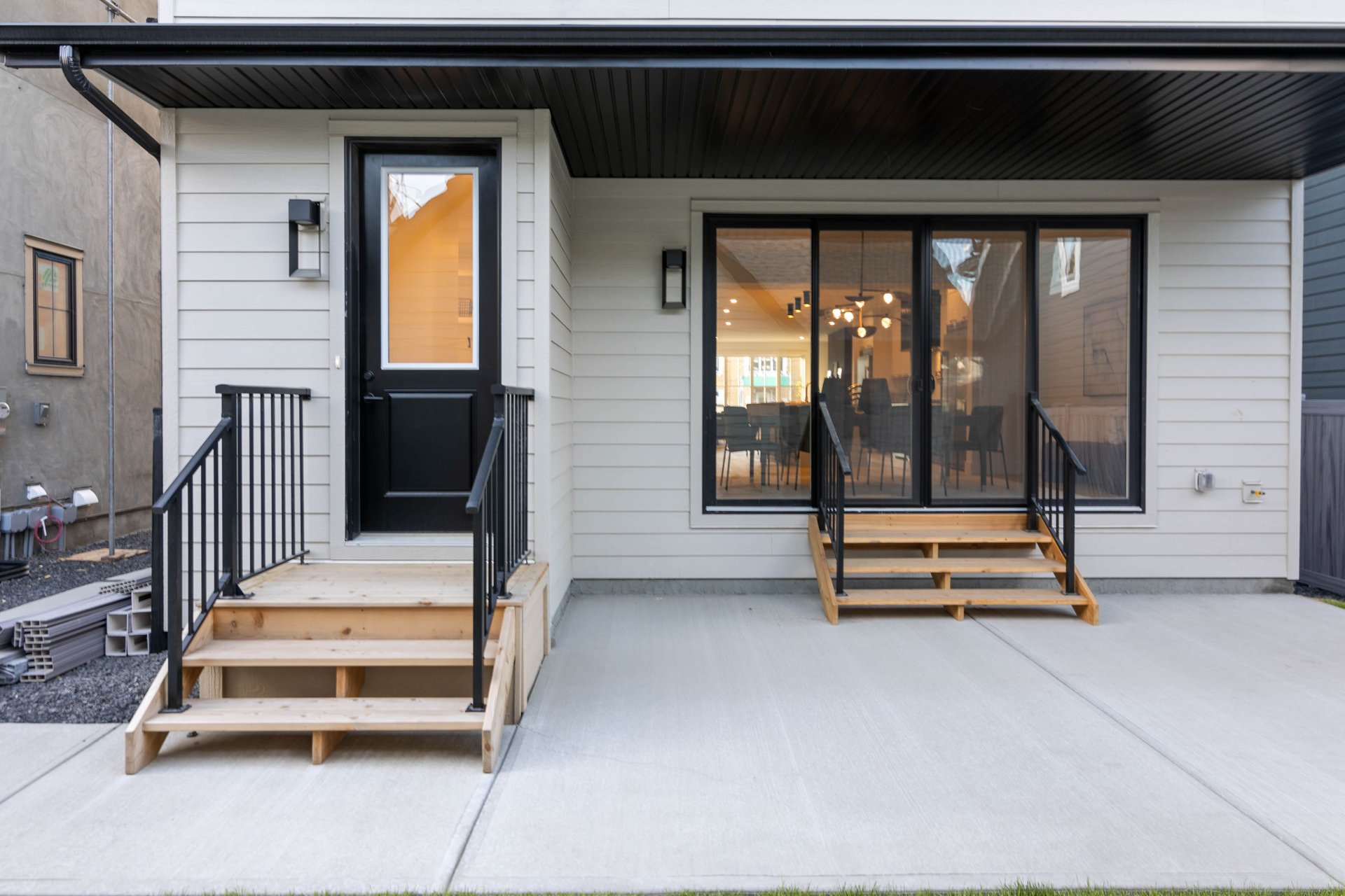227 Calais Drive SW