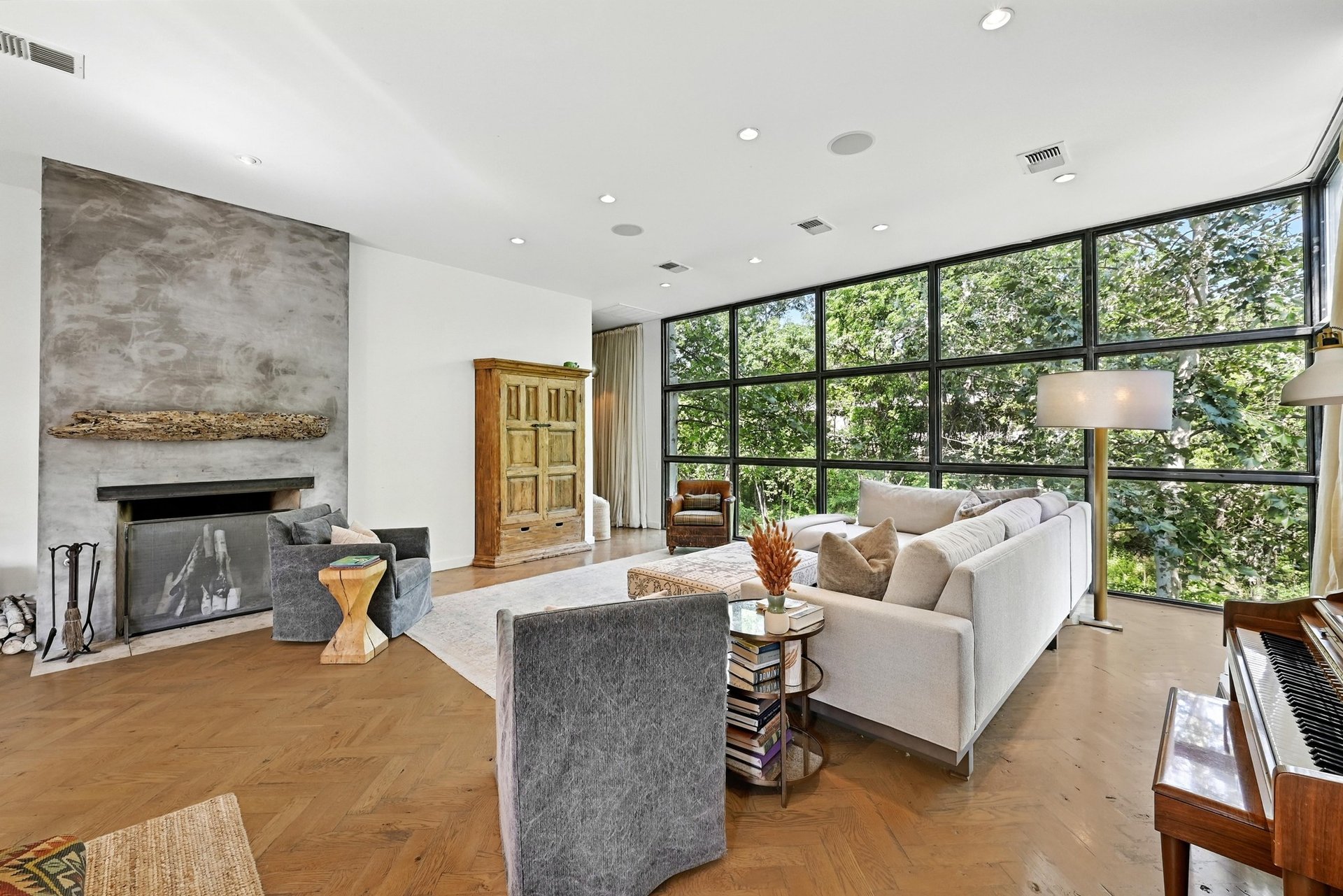 1700 S 6th Street 