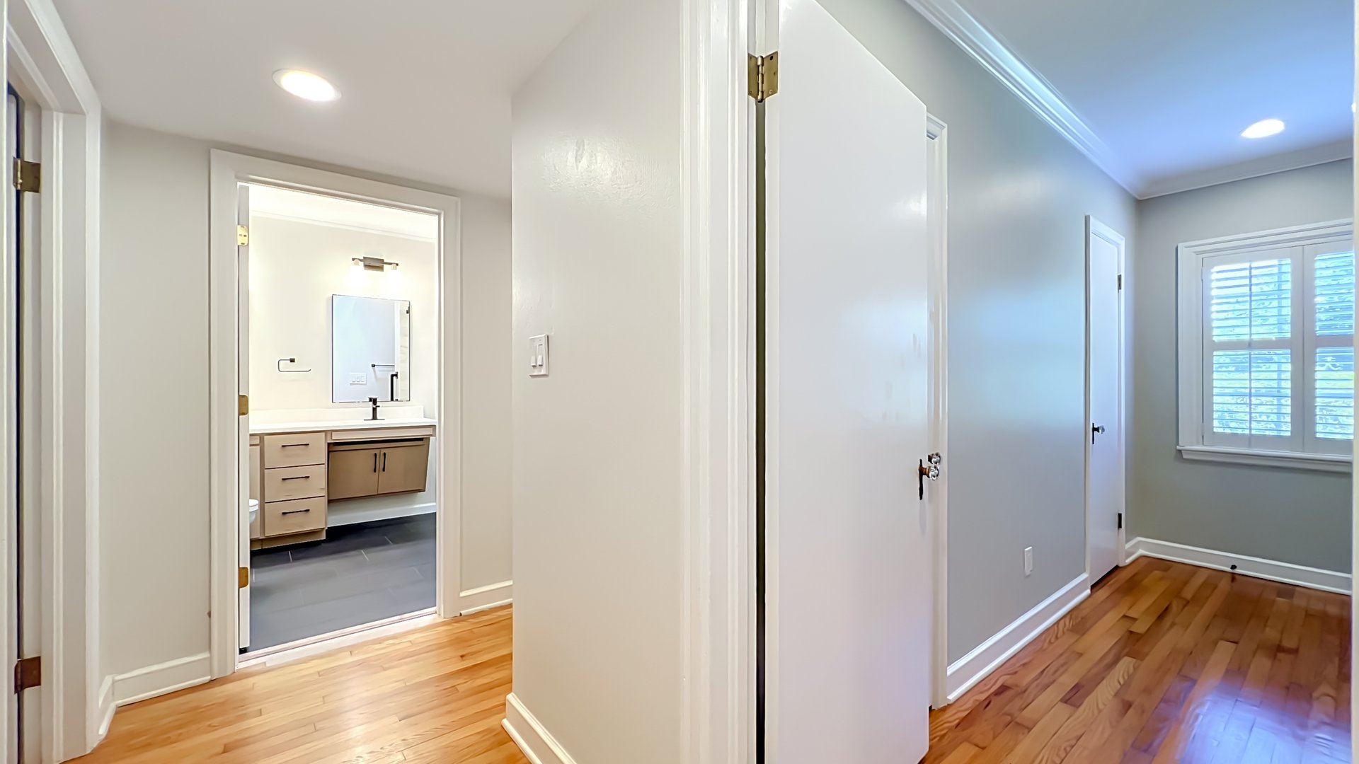 Three-Bedroom Two-Bathroom Bungalow in Orlando's Beverly Shores