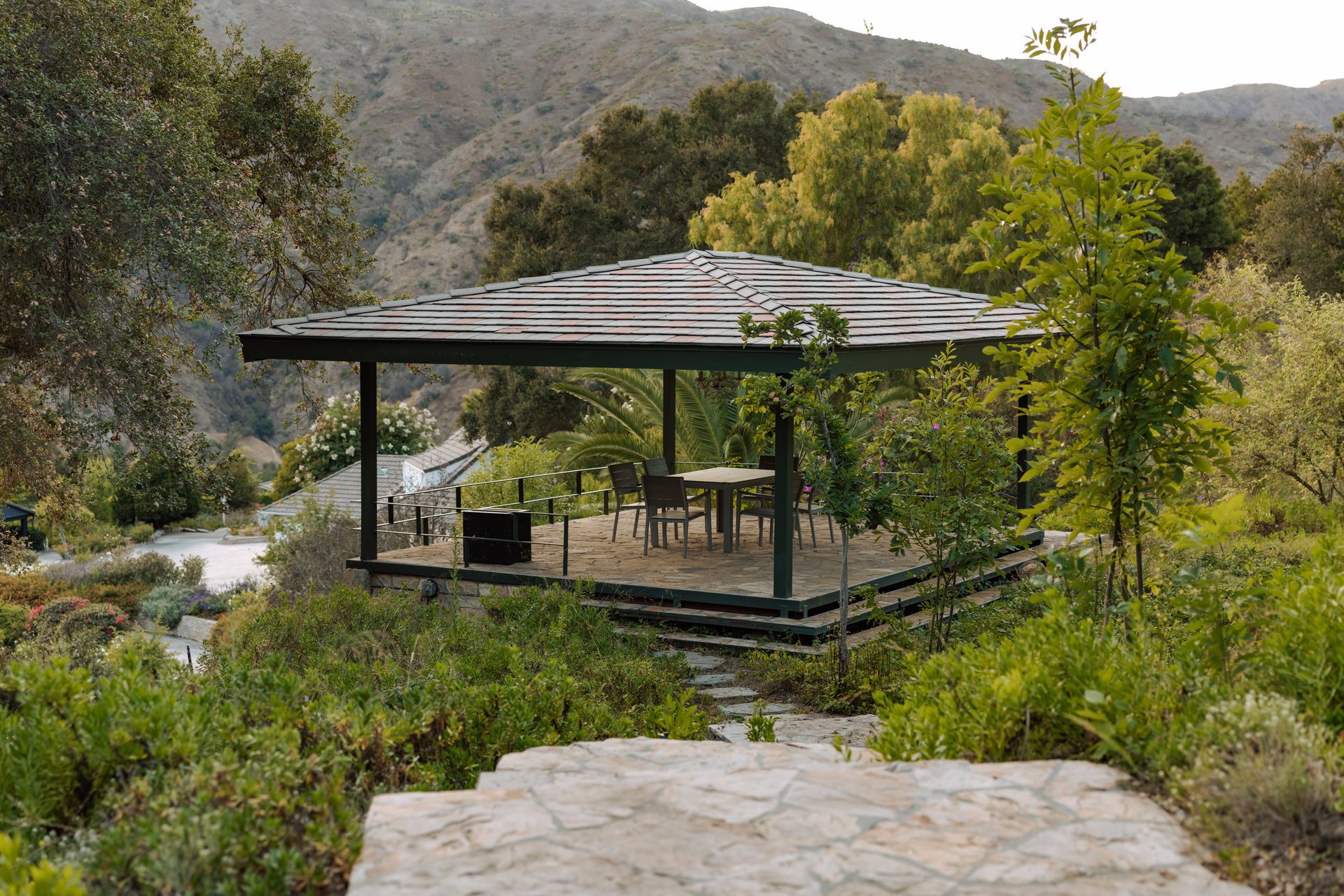 3100 Mandeville Canyon Rd