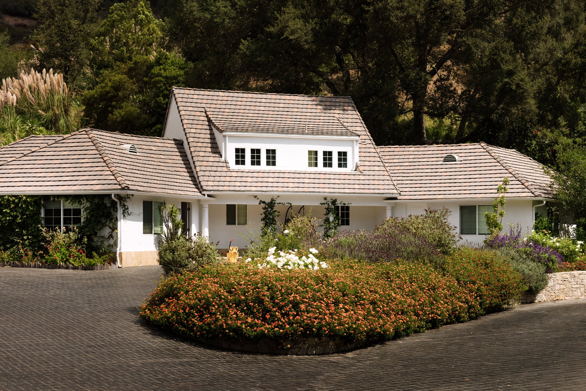 3100 Mandeville Canyon Rd