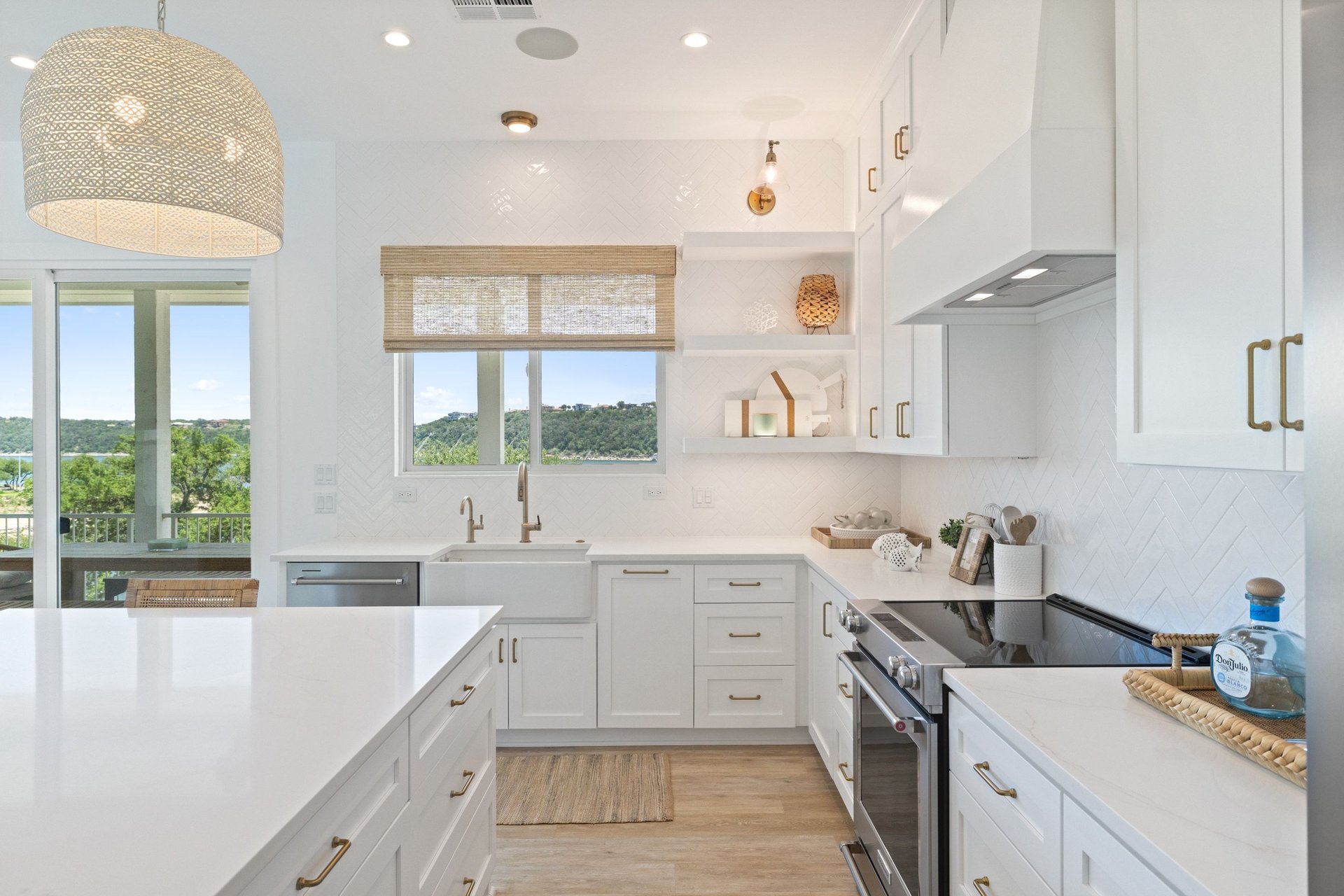 1209 Edgewater Drive