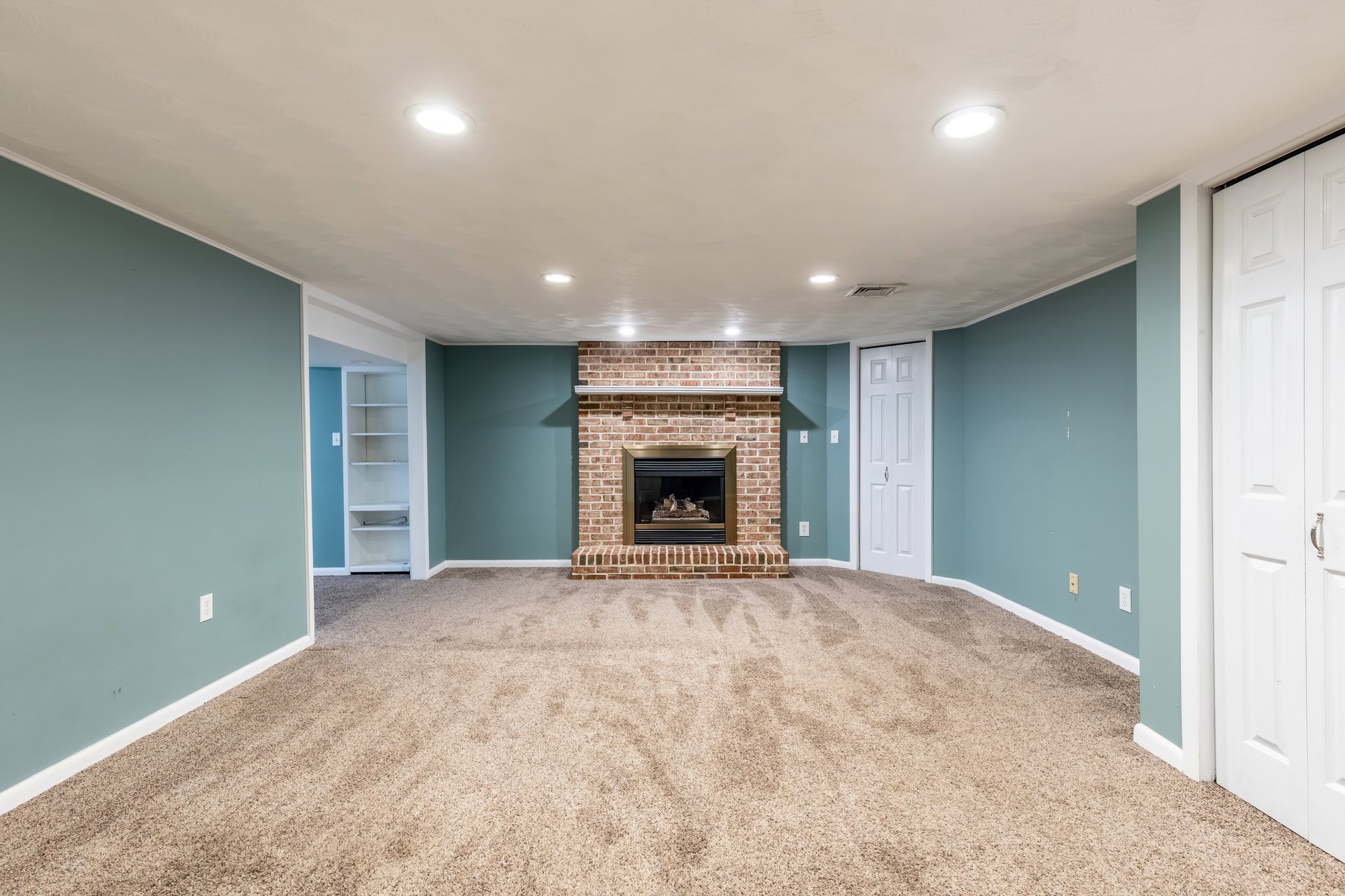 582 Coventry Court
