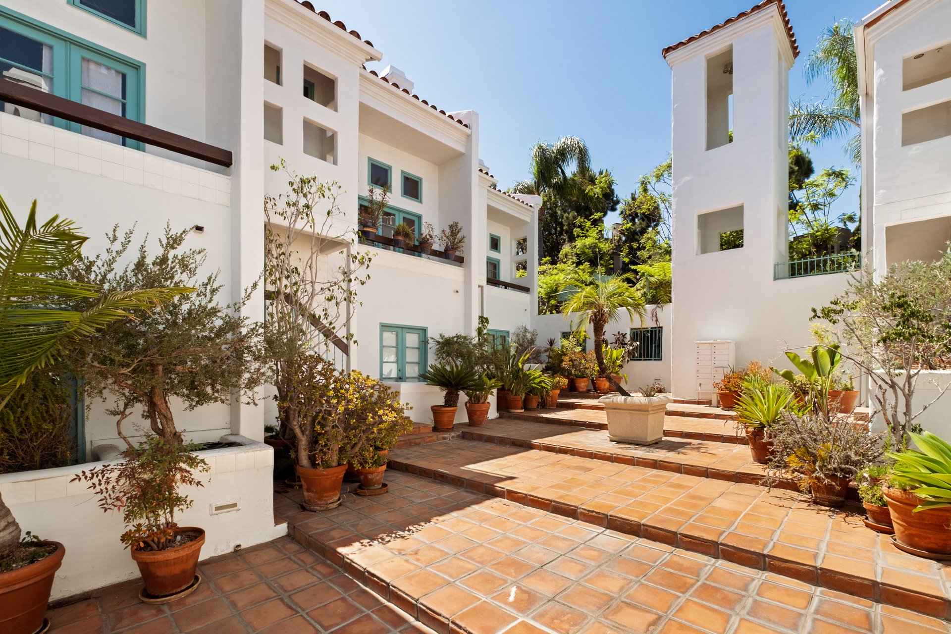 8562 W West Knoll Dr Unit: 5, west hollywood