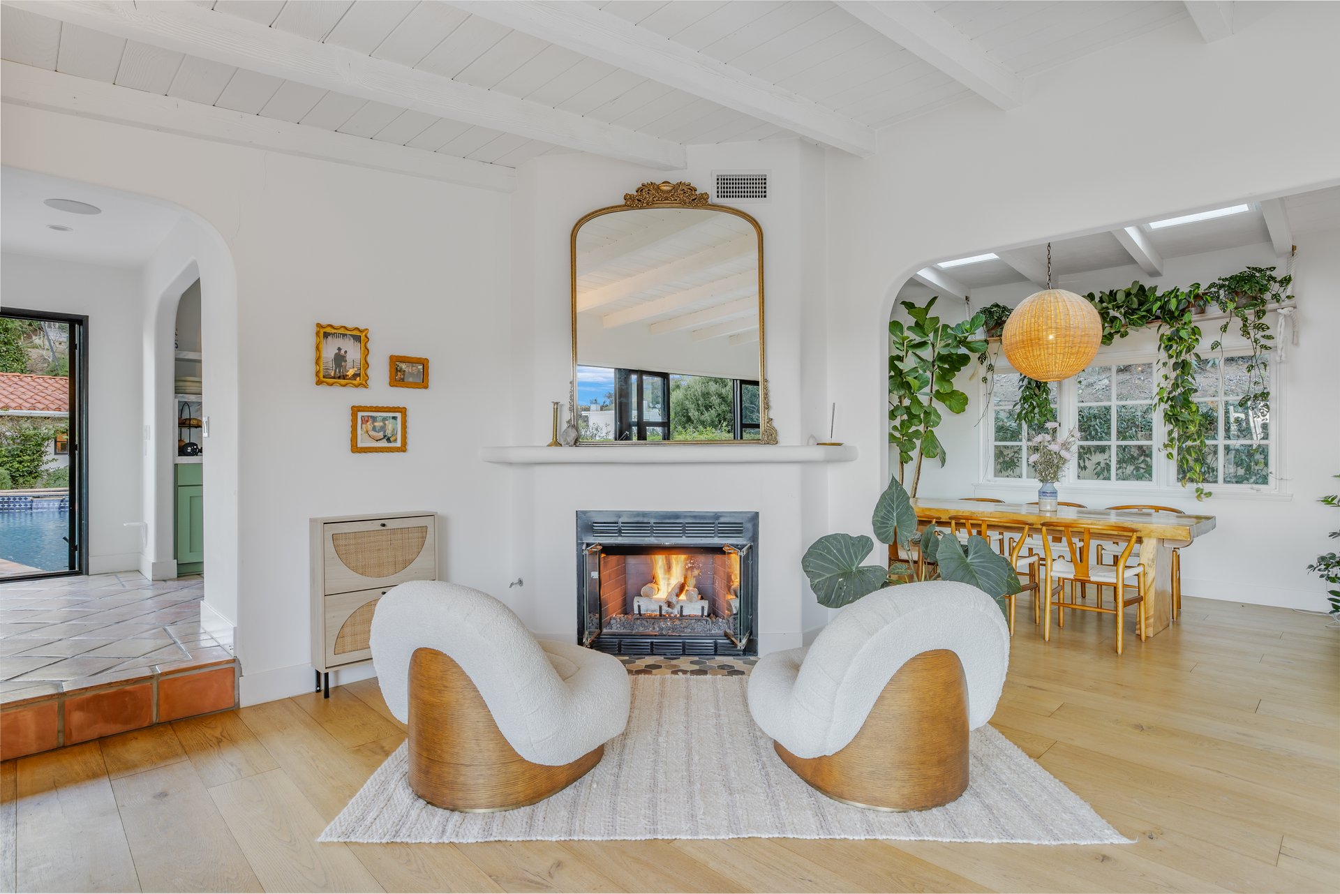 3646 Sunswept Dr, Studio City 