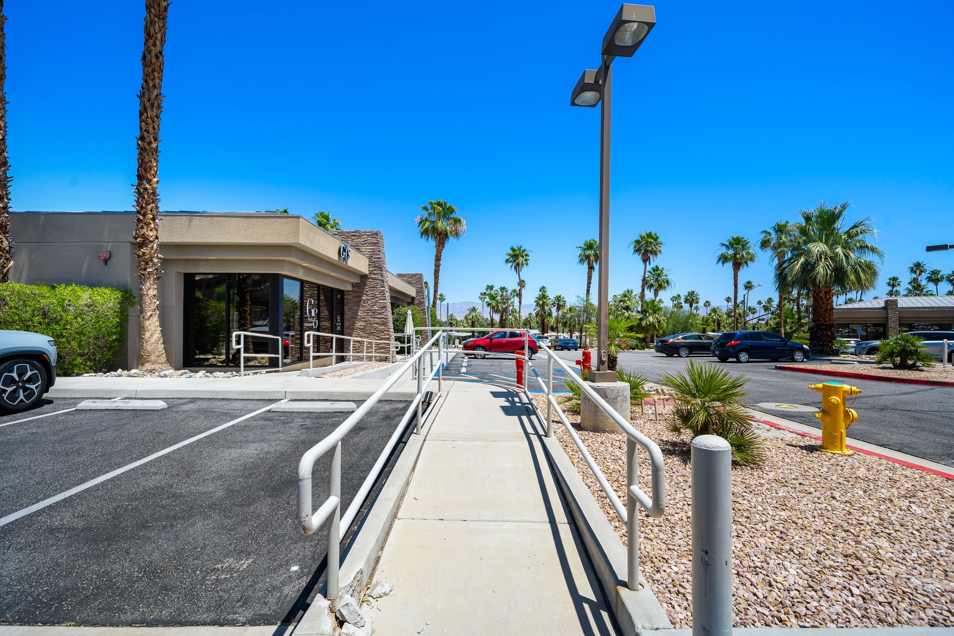 Desert Square - Suite D