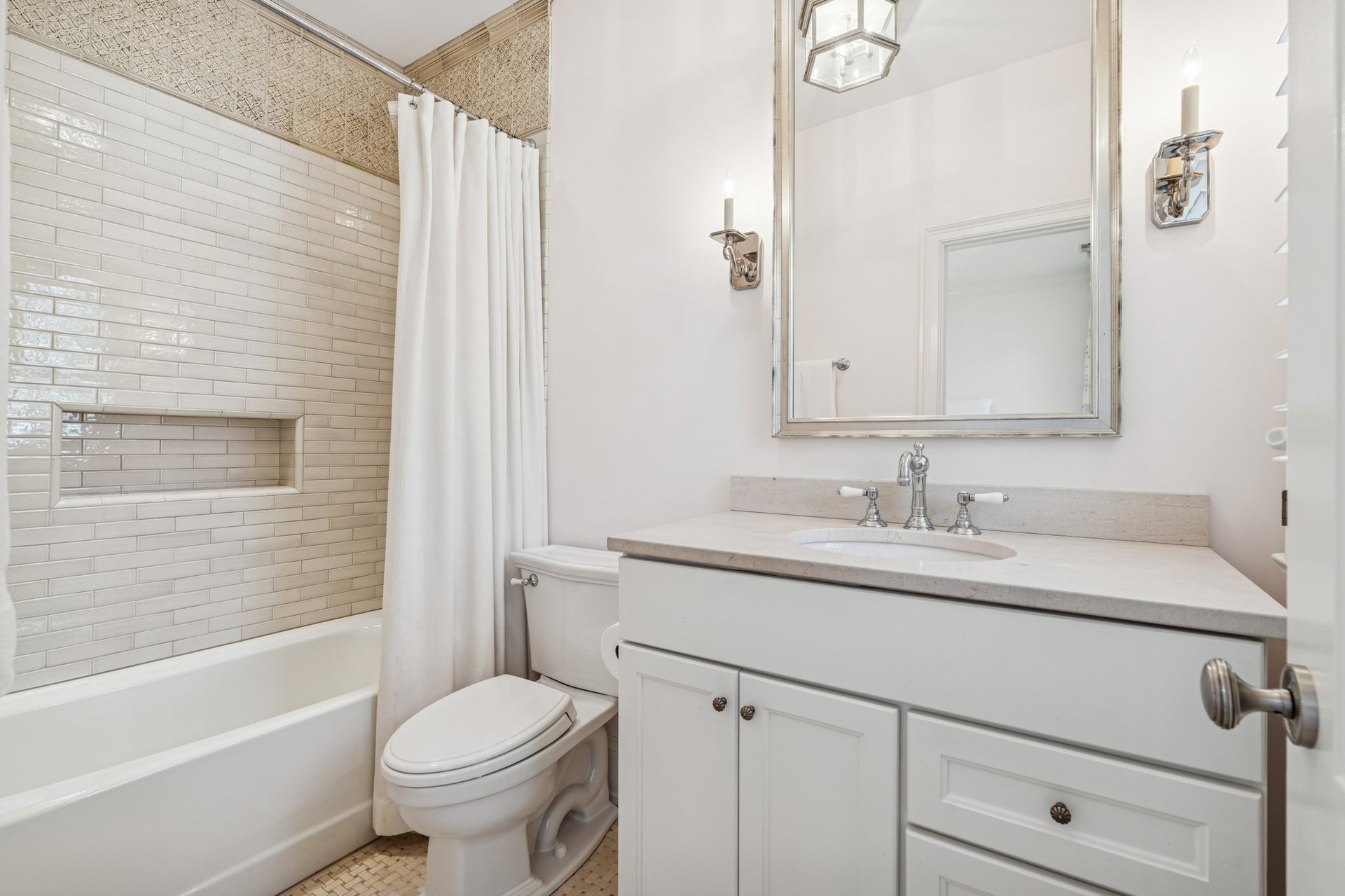 629 W. Schubert Avenue, Lincoln Park, Chicago 
