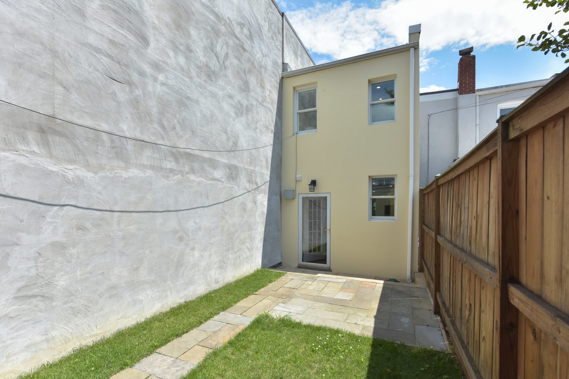 757 Fairmont St NW