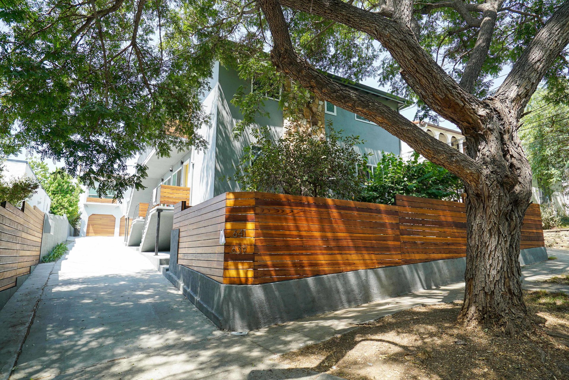 639 Robinson St.