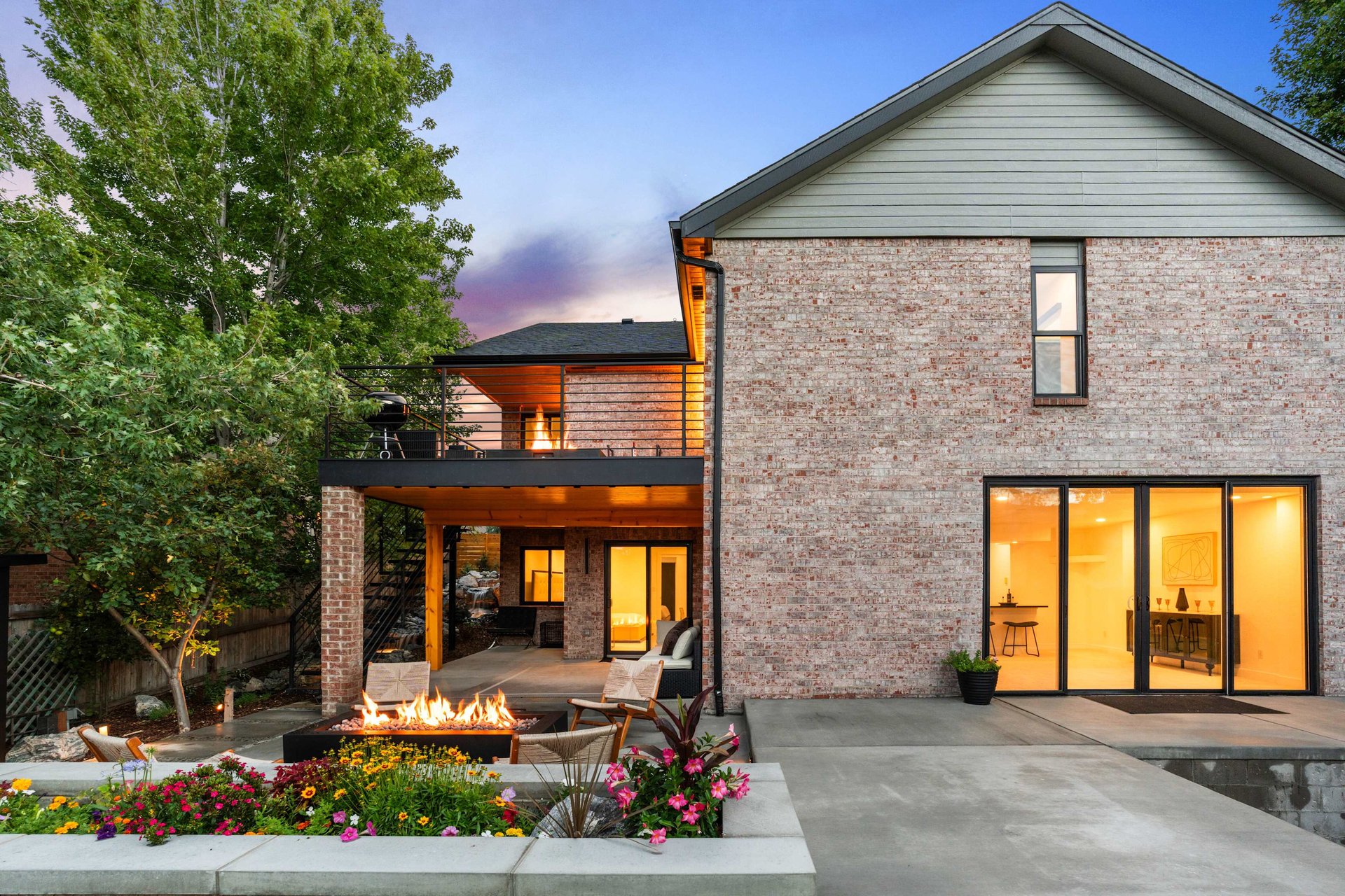 1916 Lake Dr.