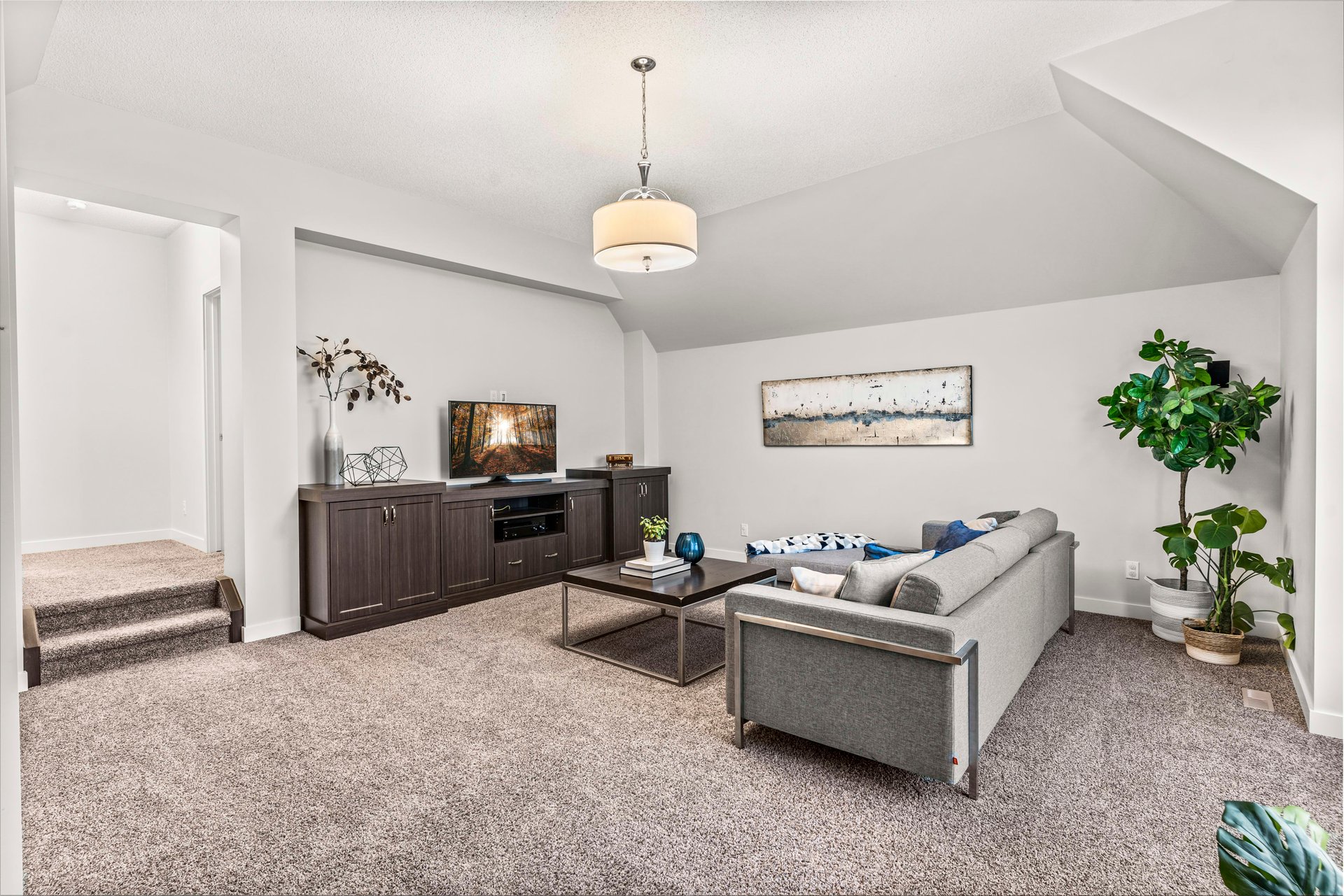 208 Mahogany Bay SE
