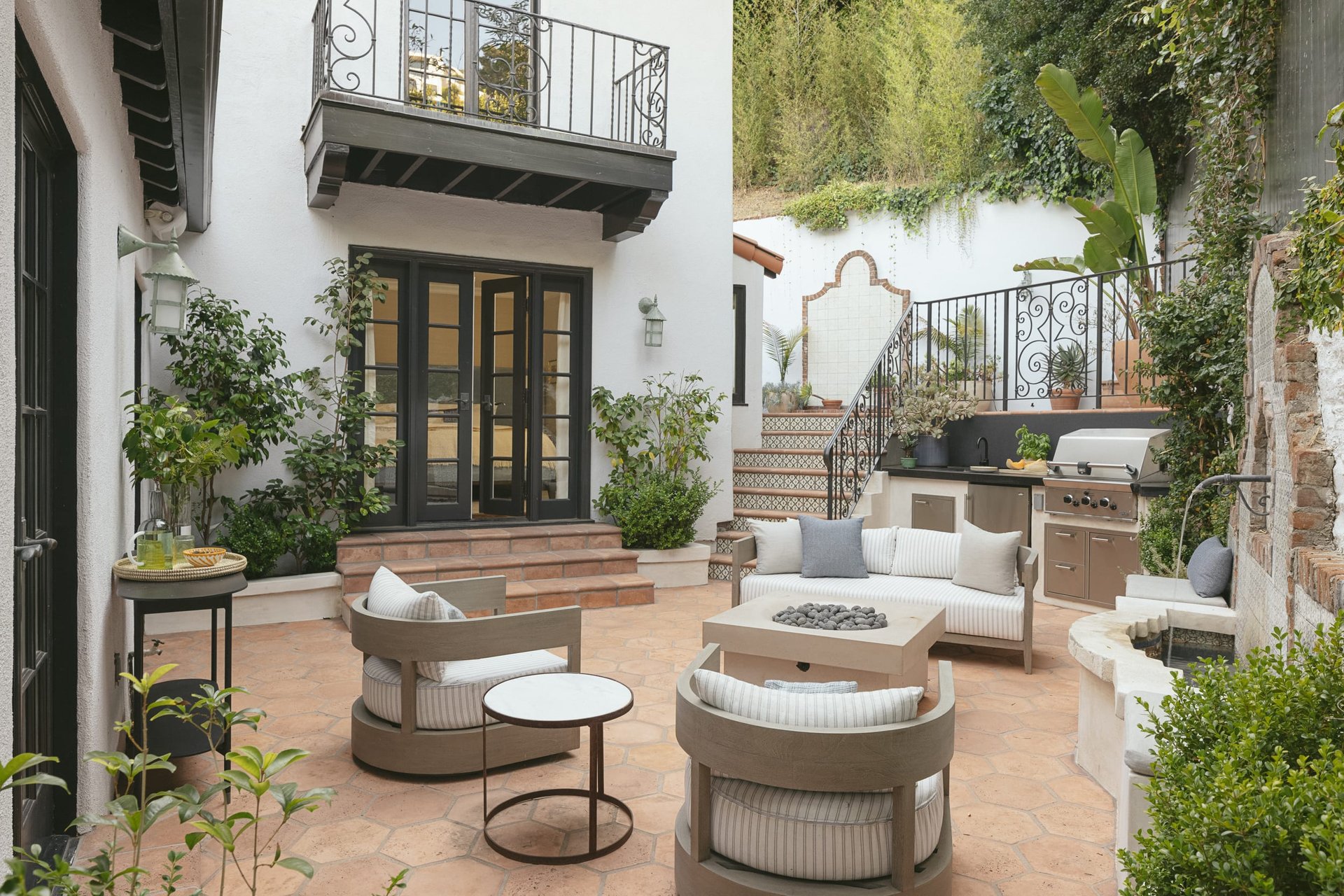1545 N Kings Rd, hollywood hills