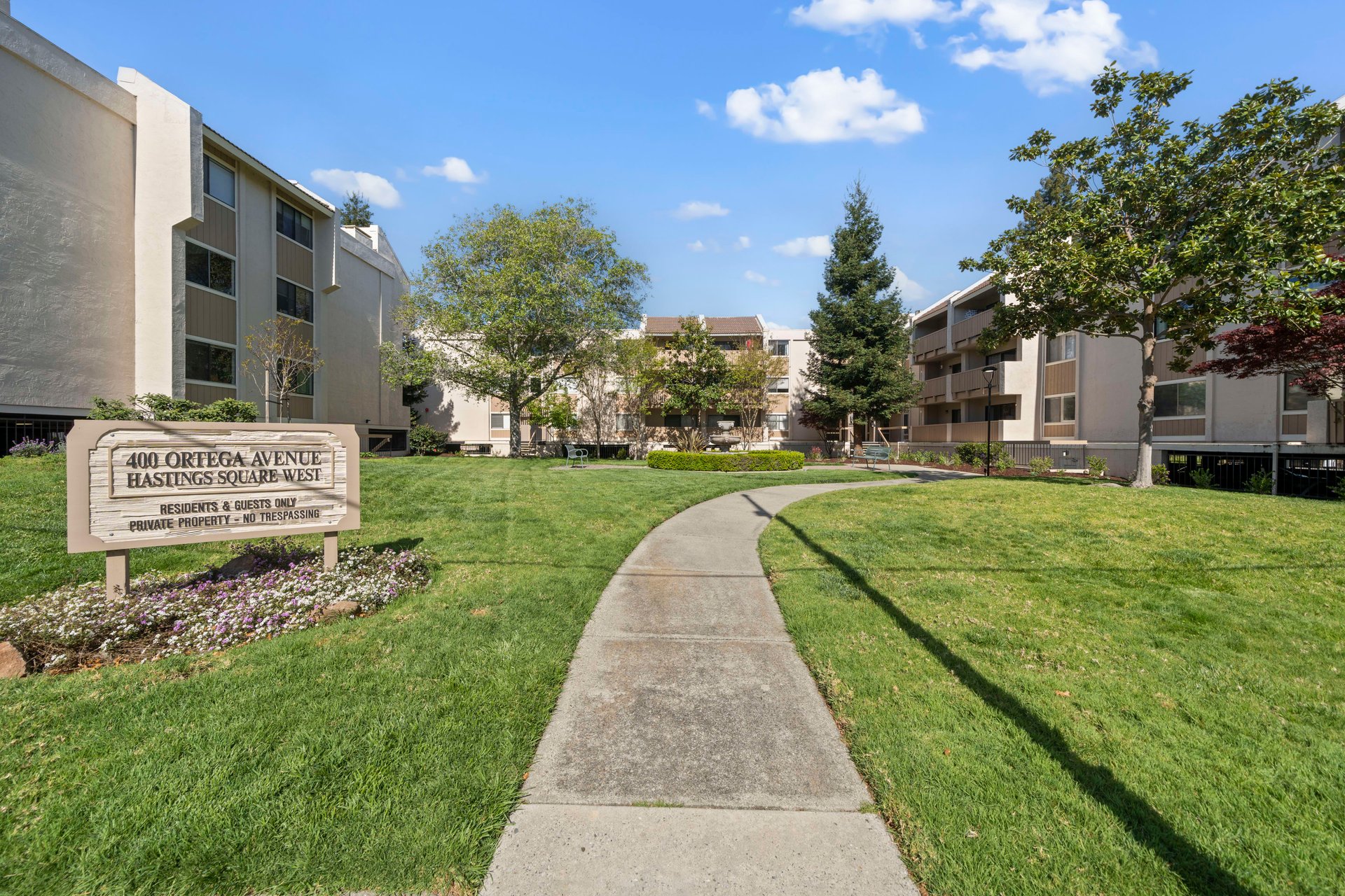 400 Ortega Avenue, 102