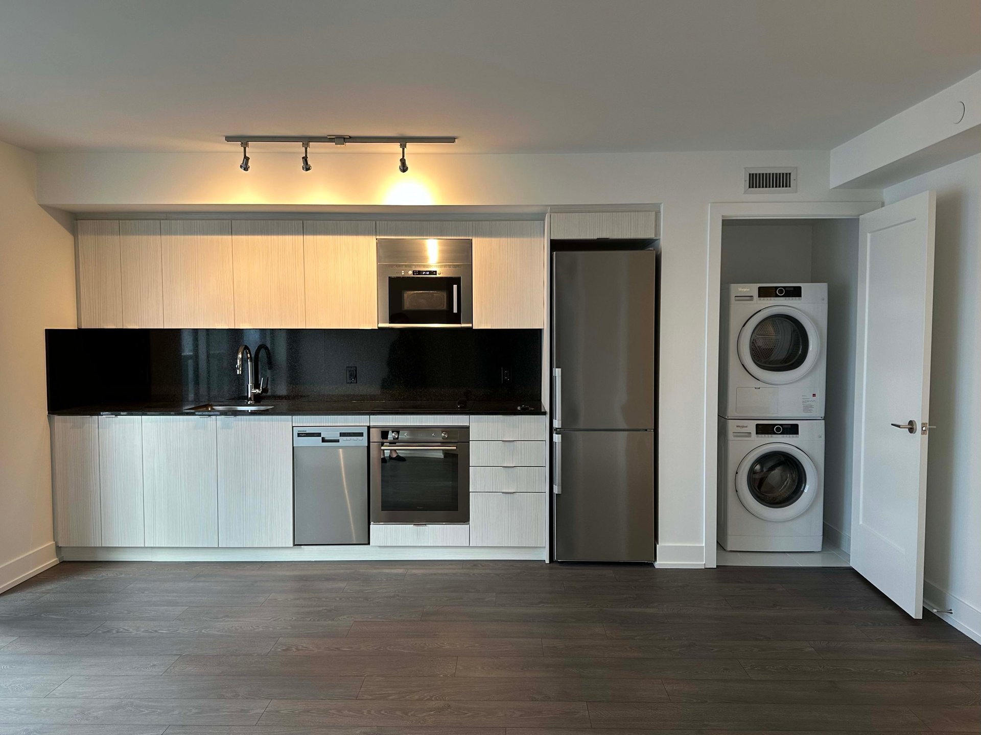 5 Mabelle Ave 730