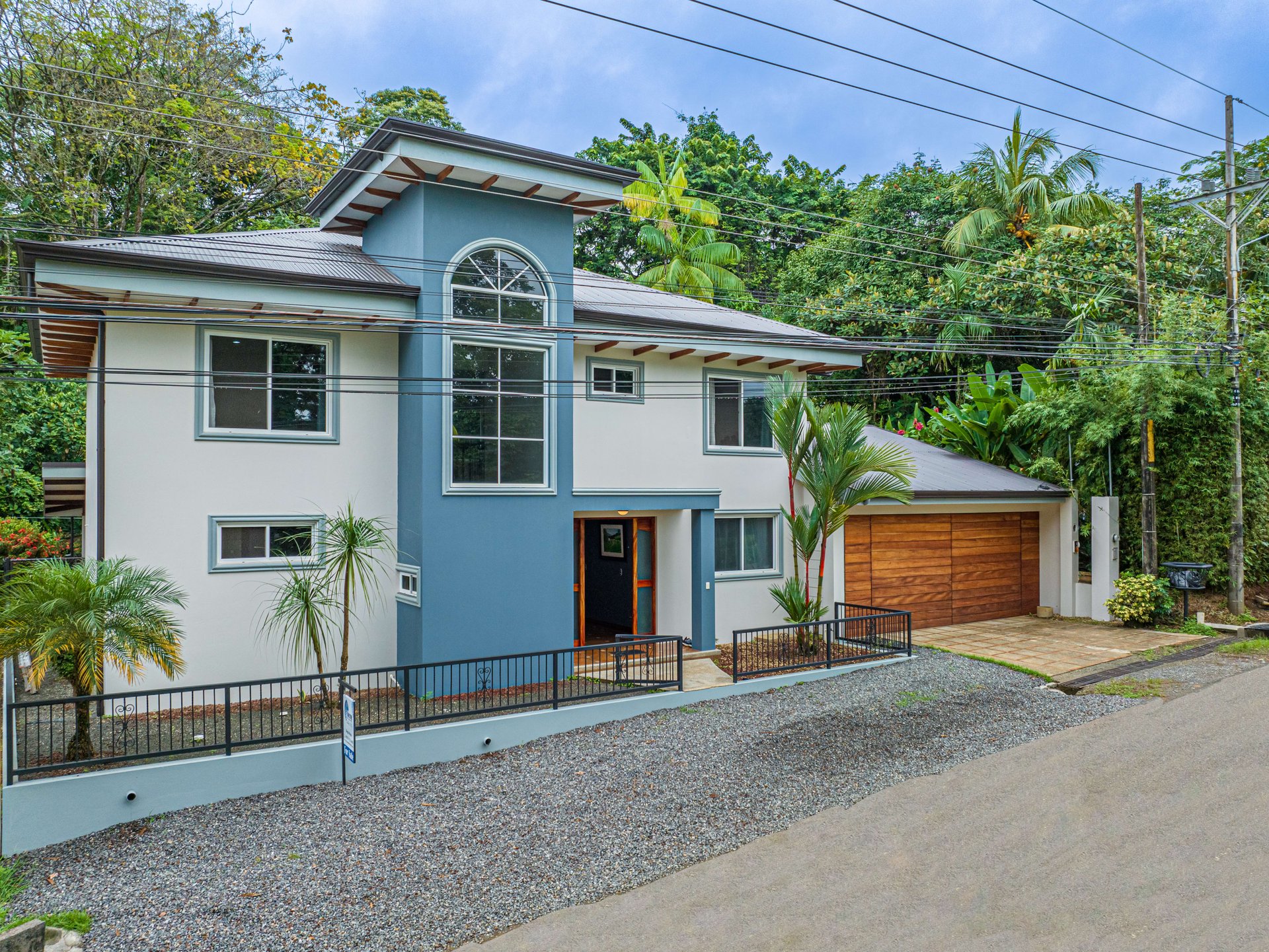Commercial Building Opportunity in the Heart of Uvita. On Creek with Beautiful Jungle View