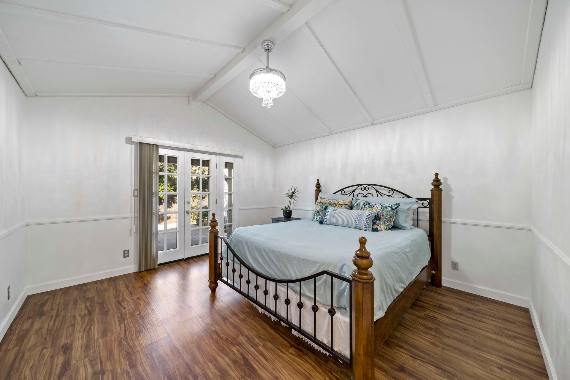 6442 Loma