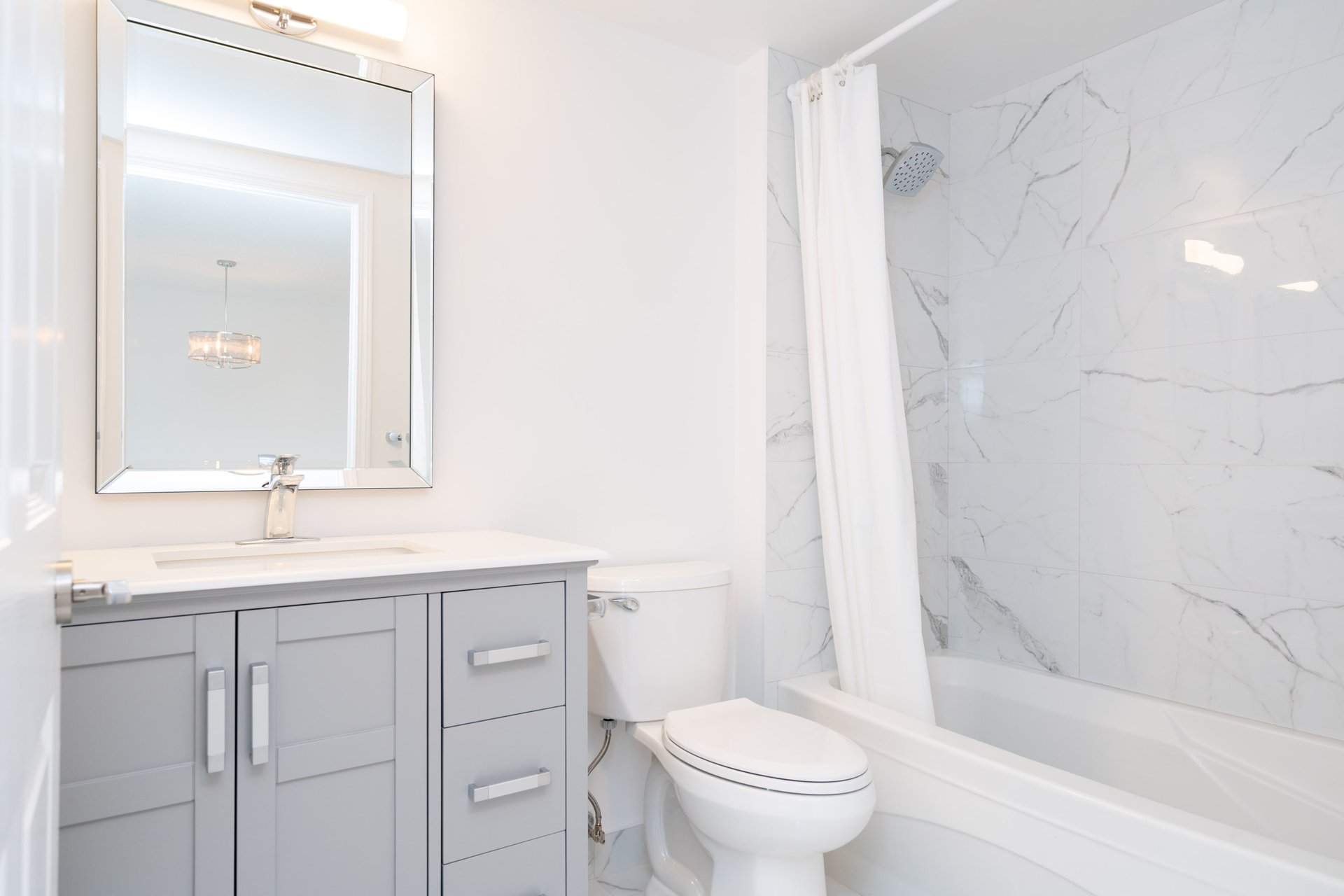 327 - 25 Kingsbridge Garden Circle