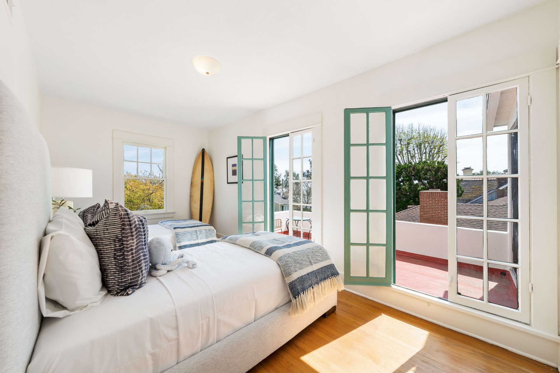 335 N Beirut Ave, Pacific Palisades