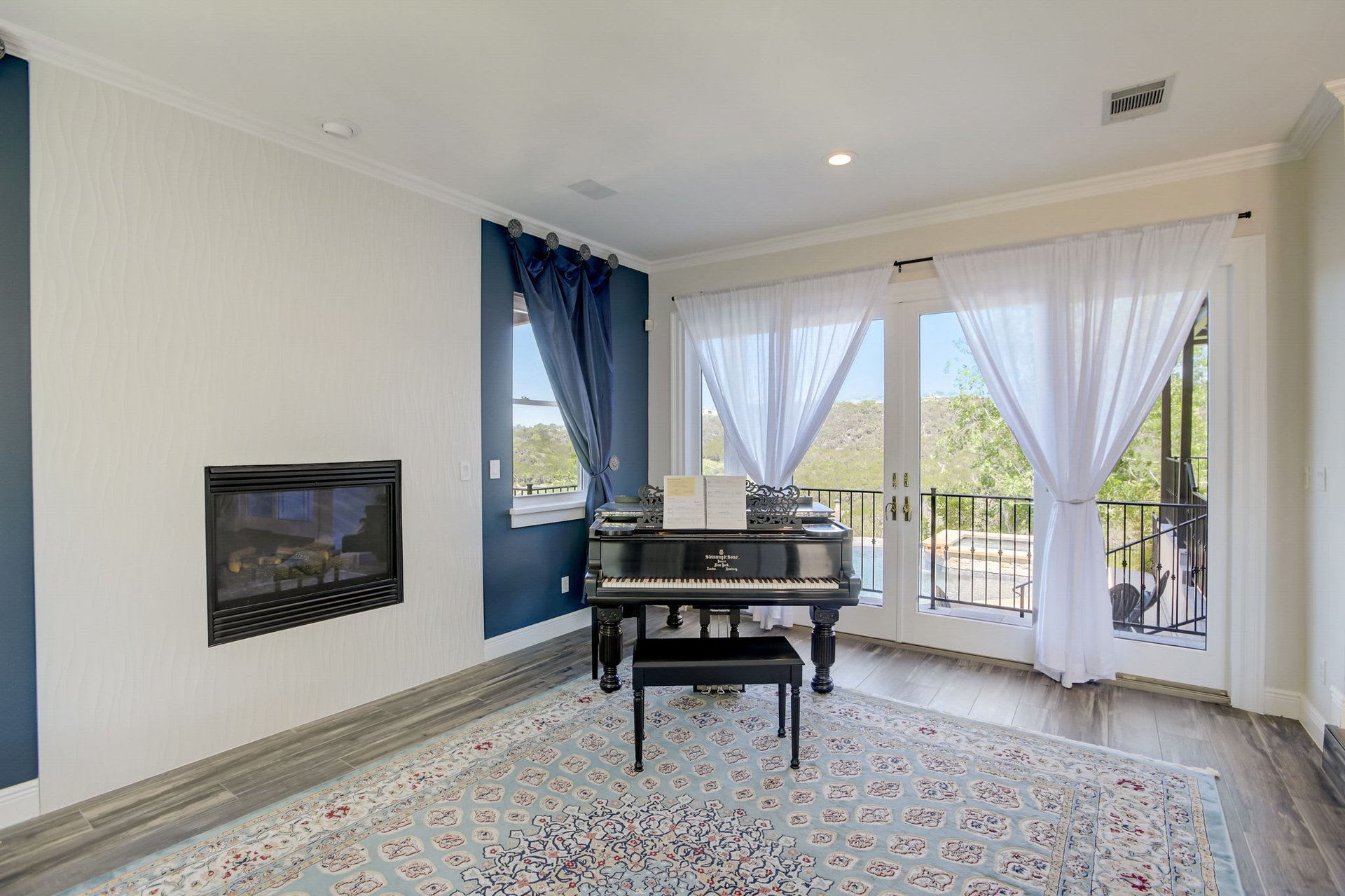 Hill Country Paradise: Luxurious 4/3 Home with Heated Pool/Spa and Spectacular Sunset Views in River Place!