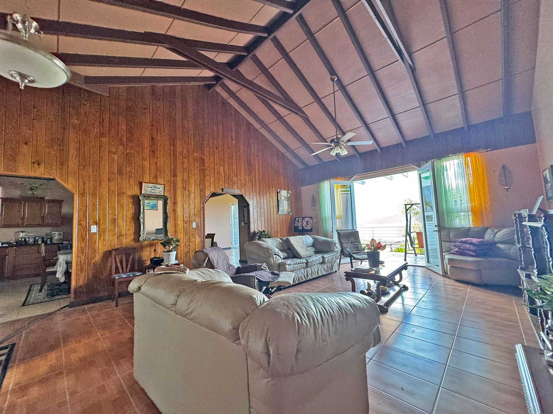 974 Fat Hogs Bay 3 Bedroom Apartment 