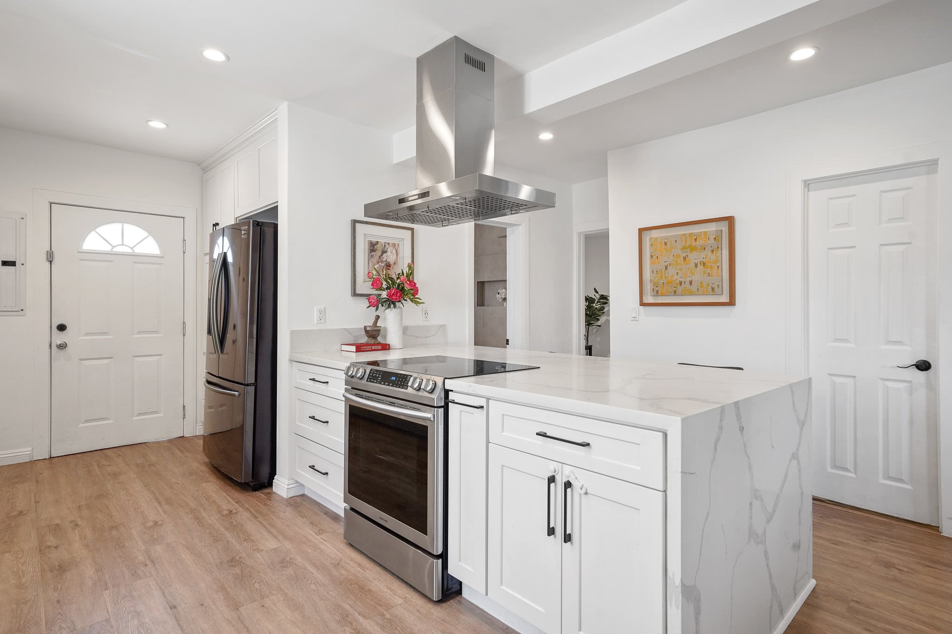 Rare Newer Renovated Duplex (2 on a Lot) in Mid-City