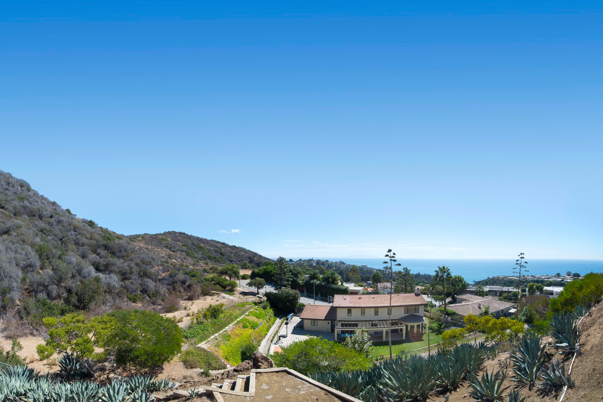 467 Surfview Dr