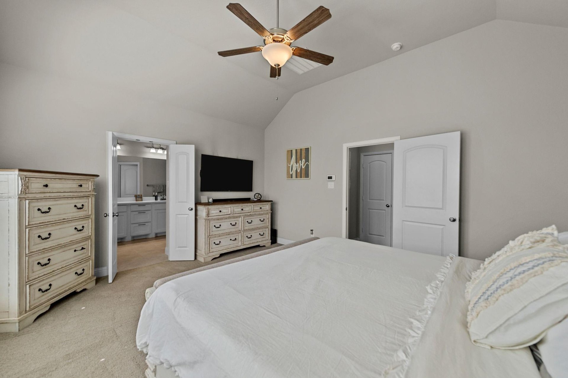 1537 Jocelyn Drive