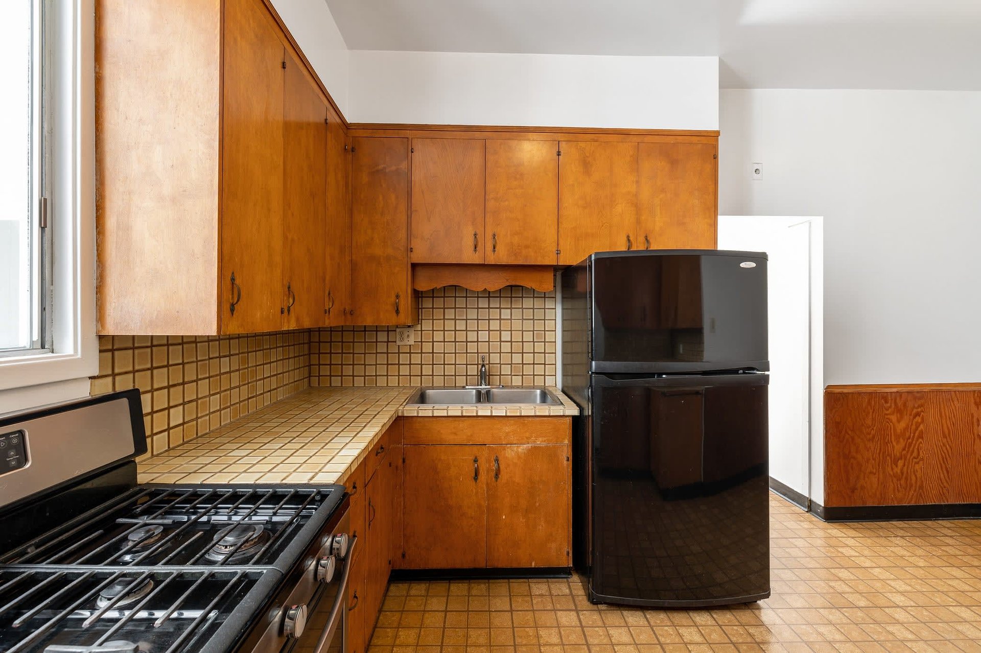 327-329 Chestnut St