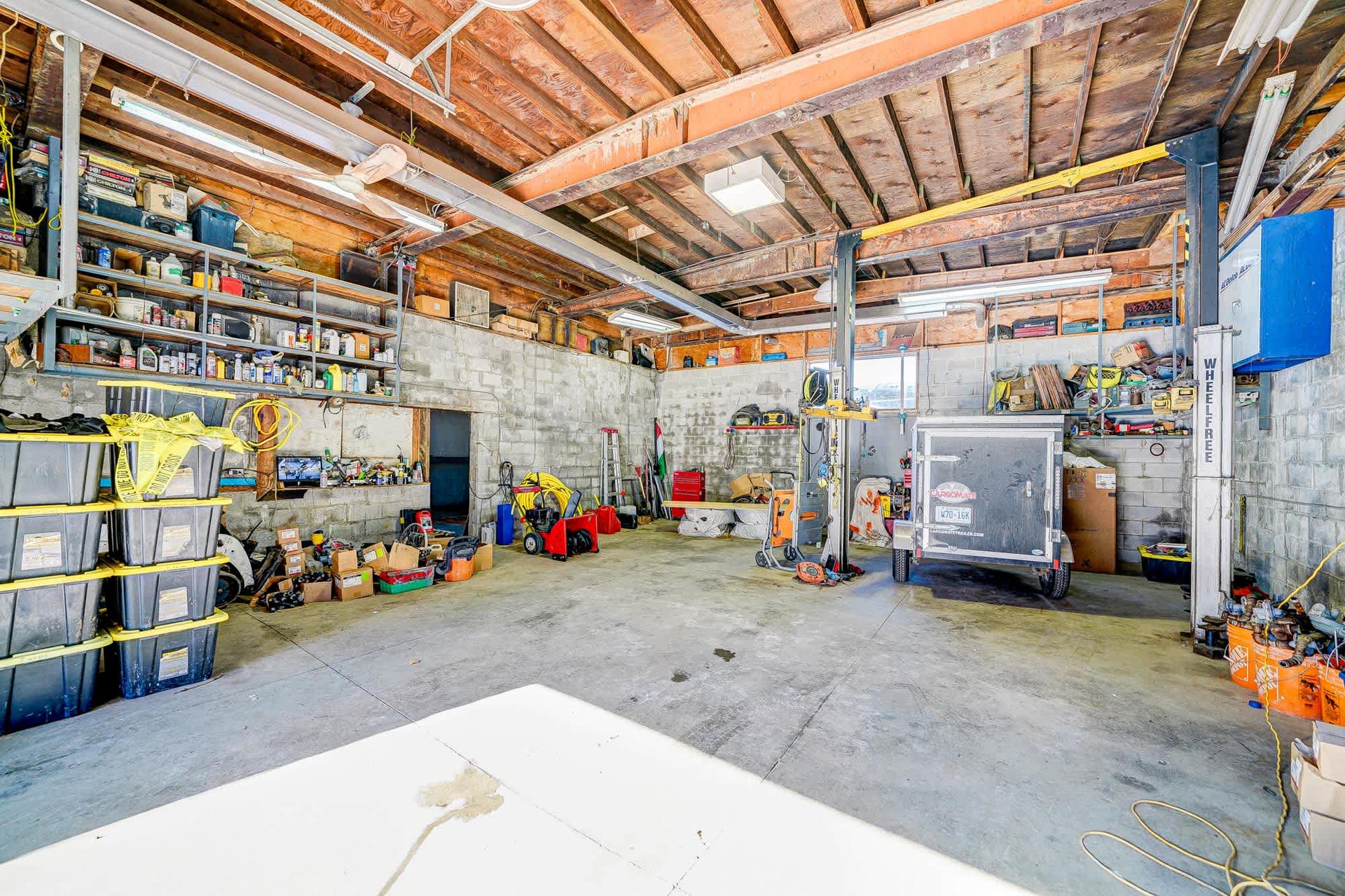 7364 Dickenson Rd E