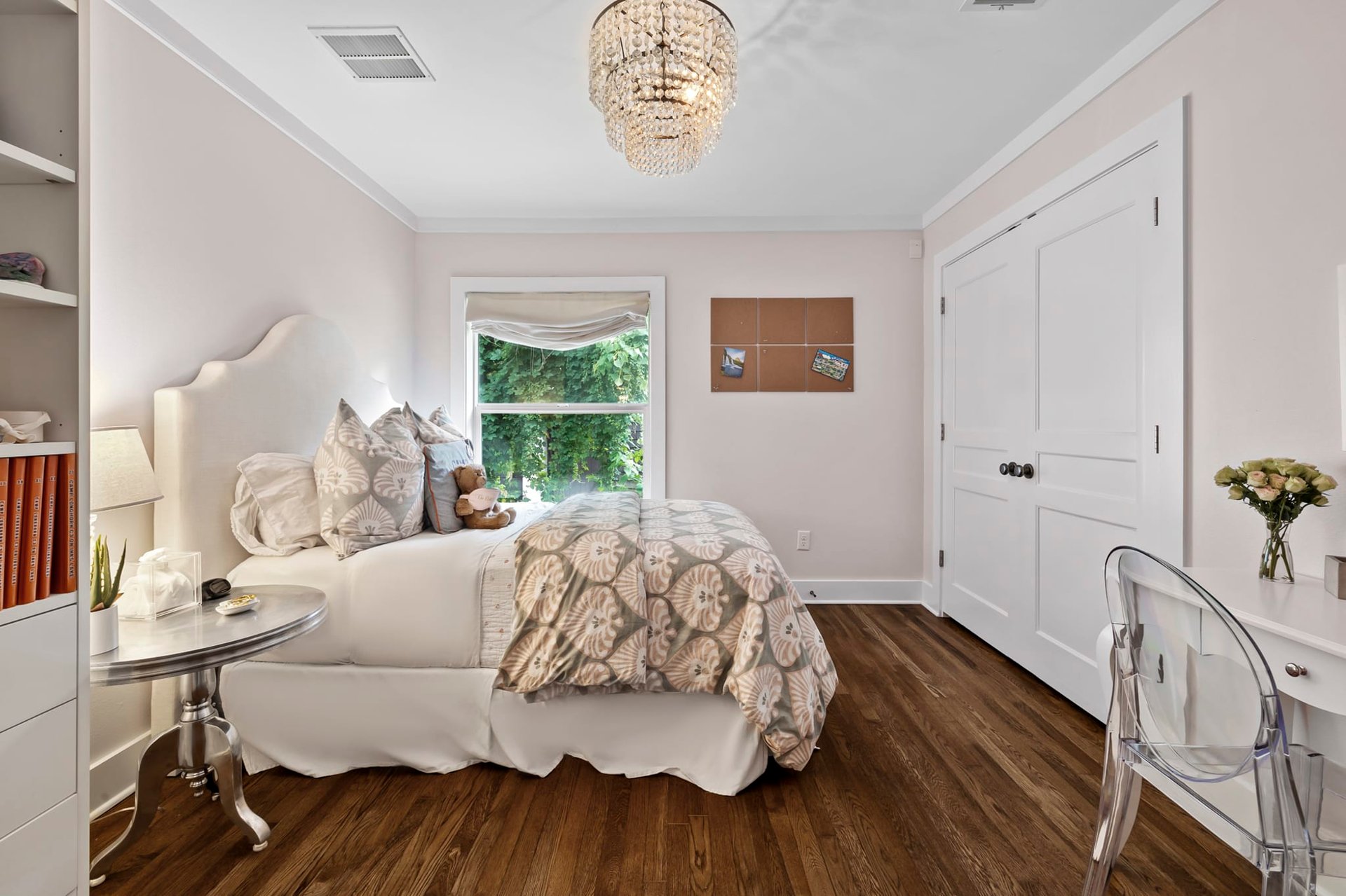 4903 Valley Oak Drive
