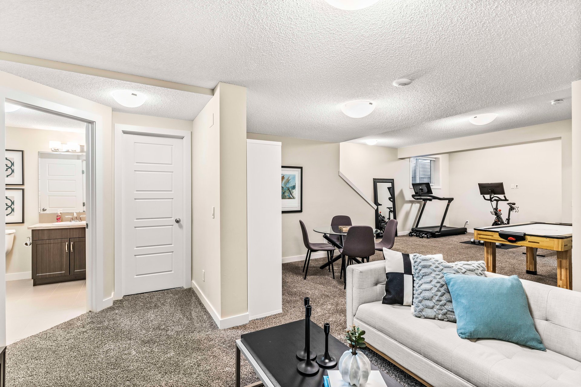 208 Mahogany Bay SE