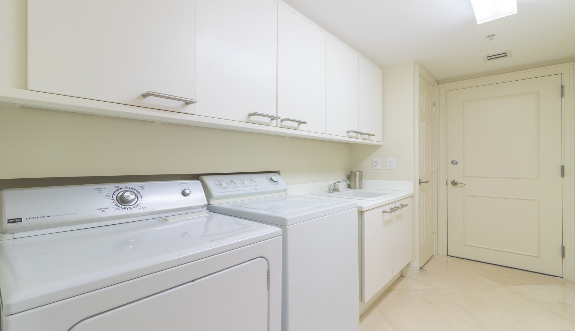 411 N New River Dr Unit: 2701
