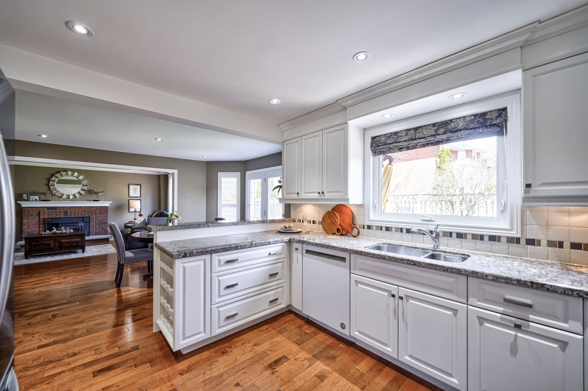 1237 Old Colony Rd