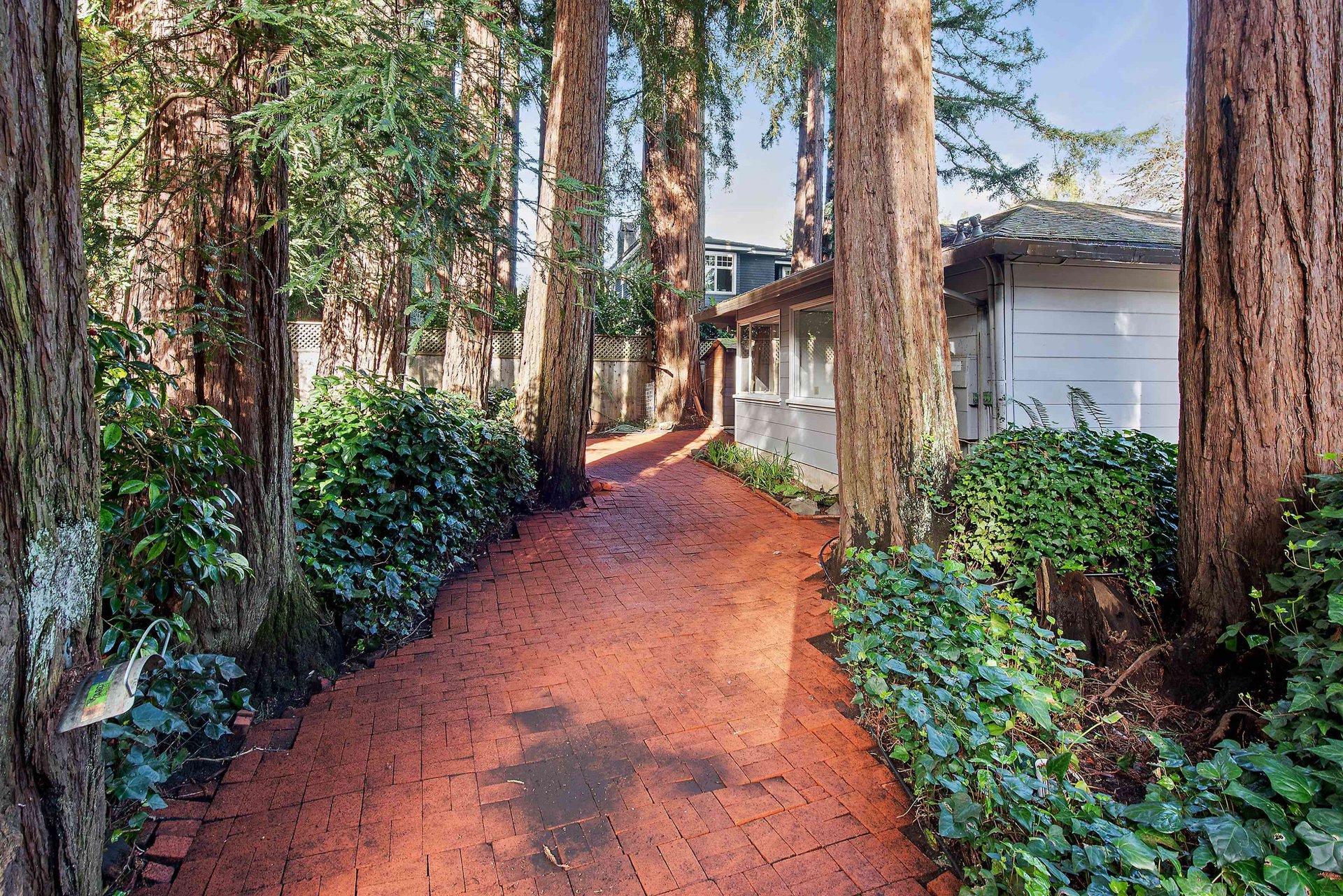 211 Woodland Rd
