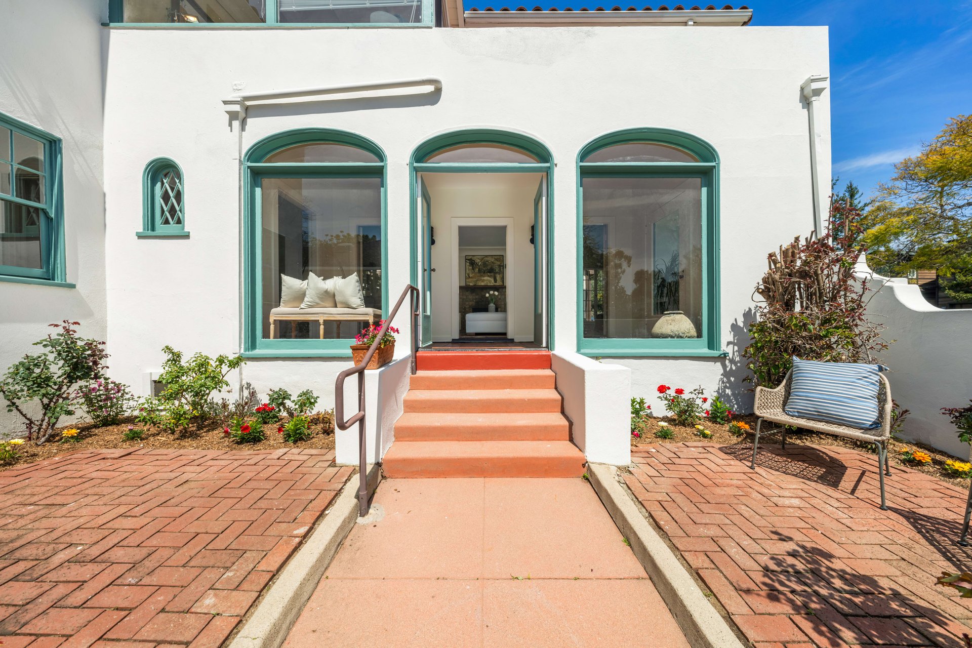 335 N Beirut Ave, Pacific Palisades