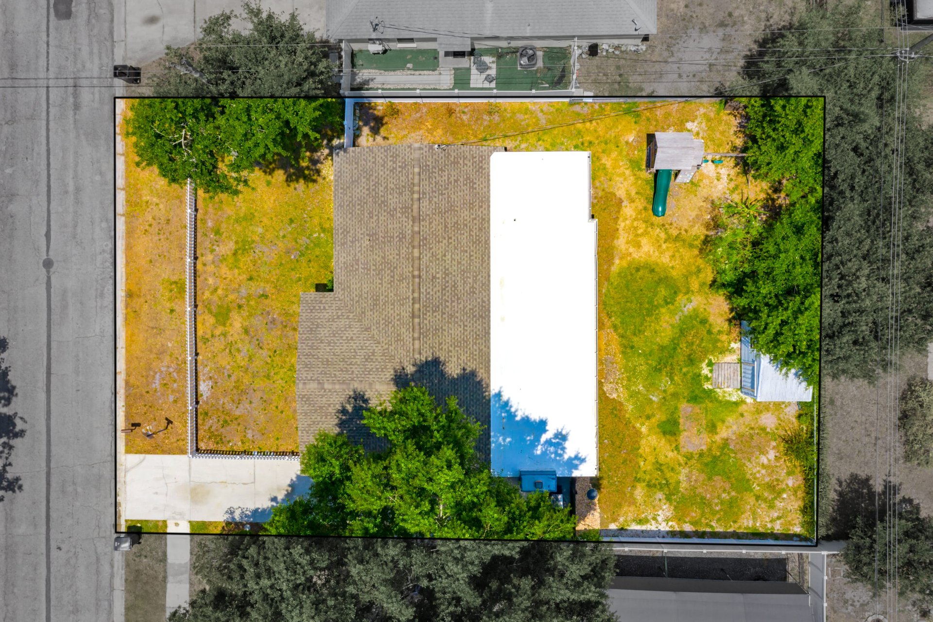 3207 ACACIA  STREET