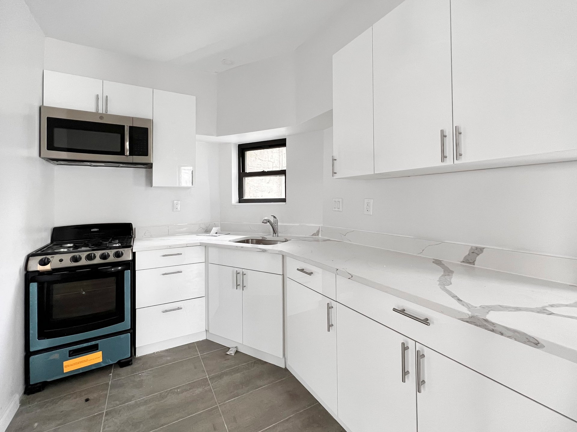 127 Henry St, Unit 11