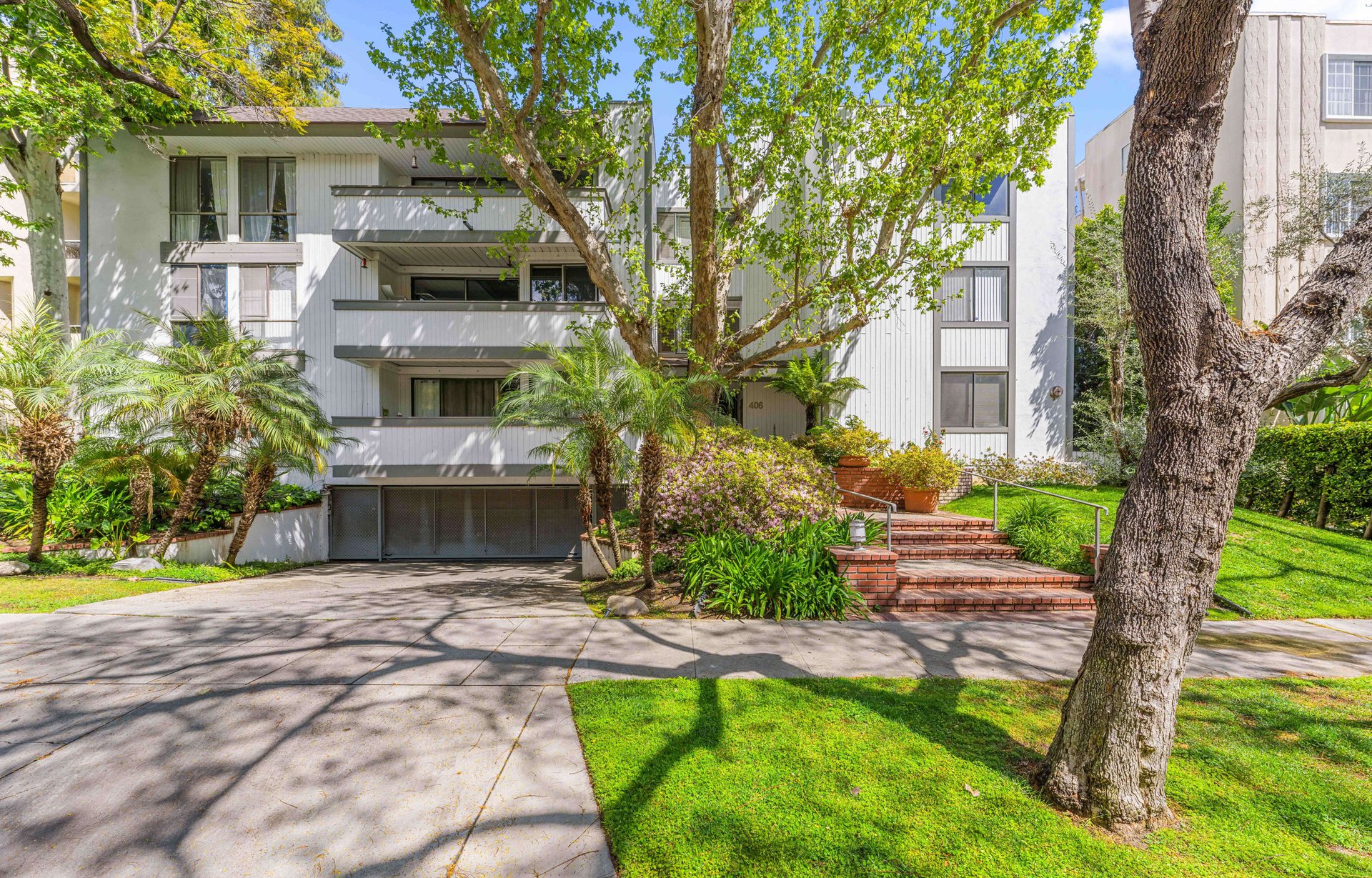 406 N Oakhurst Dr #105, Beverly Hills