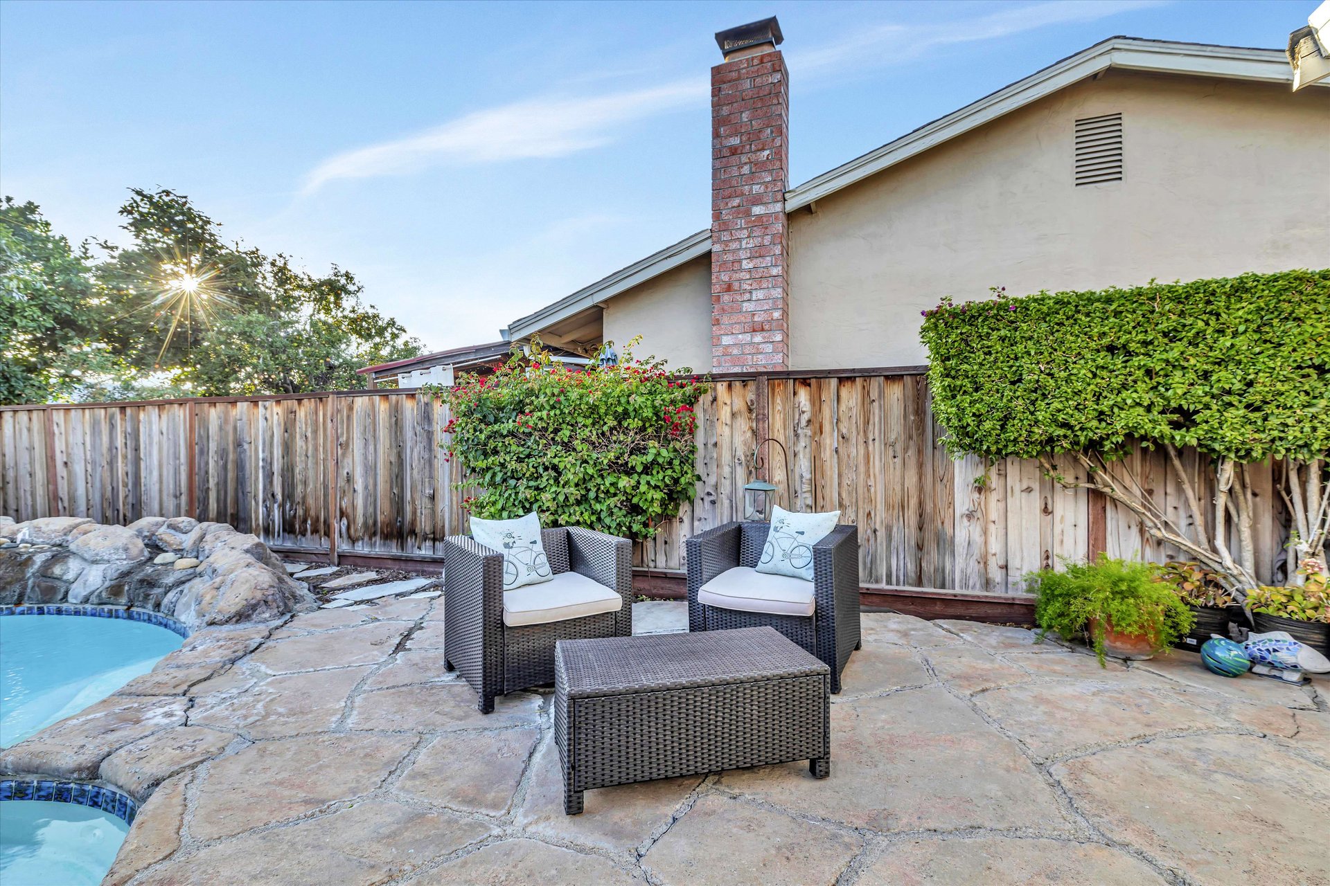 33827 Whitehead Ln