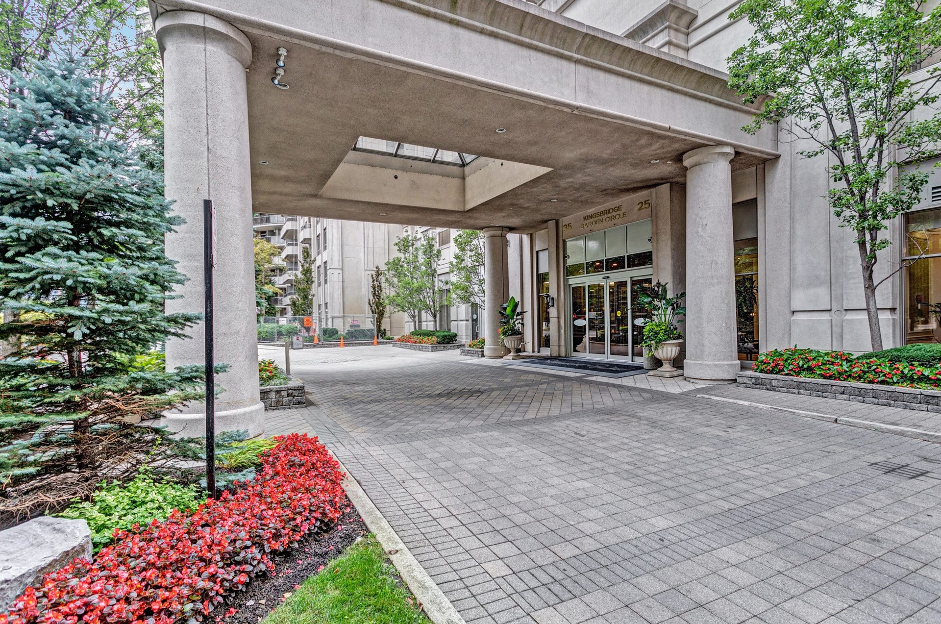 25 Kingsbridge Garden