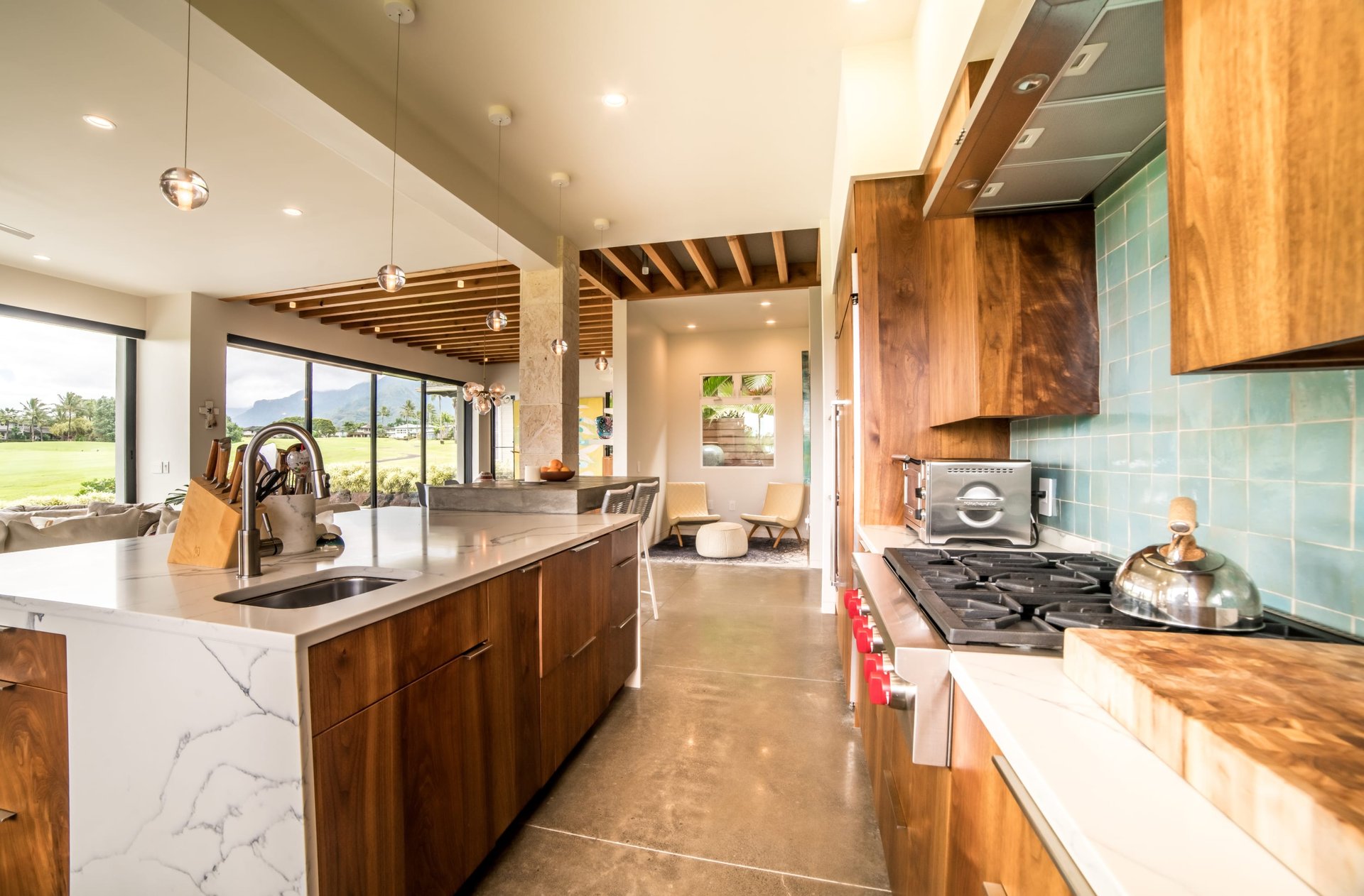 4011 Aloalii Dr